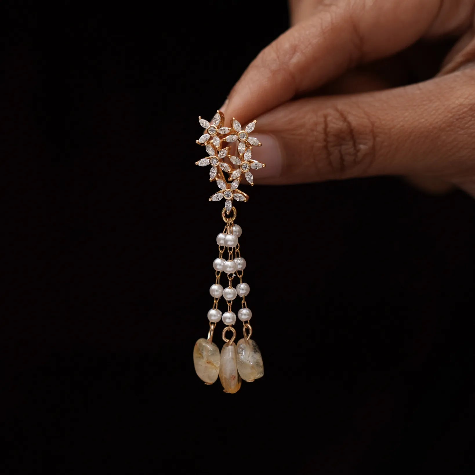 Kanksi Zircon Earrings - Beige