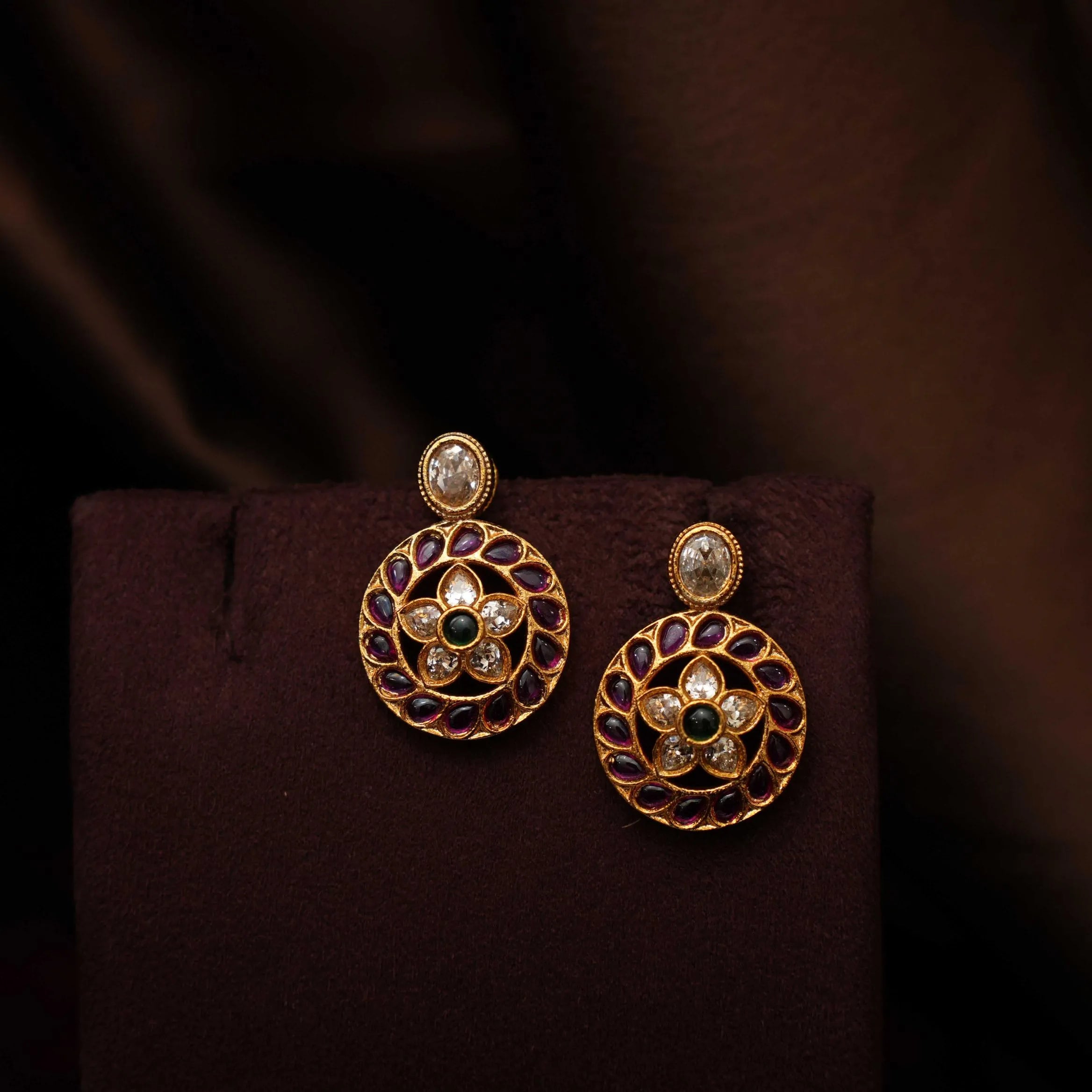 Kaveri Attigai Necklace - Red & White