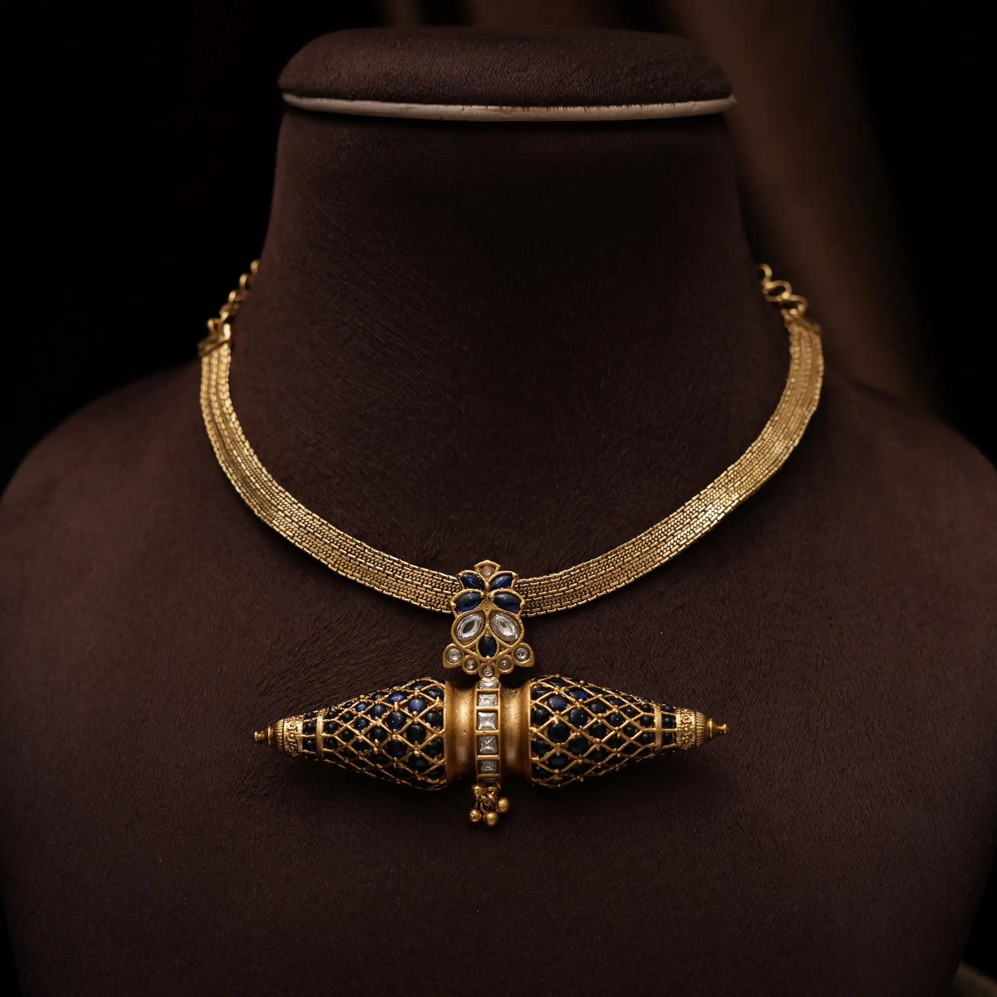 Kaviya Antique Necklace - Blue & White