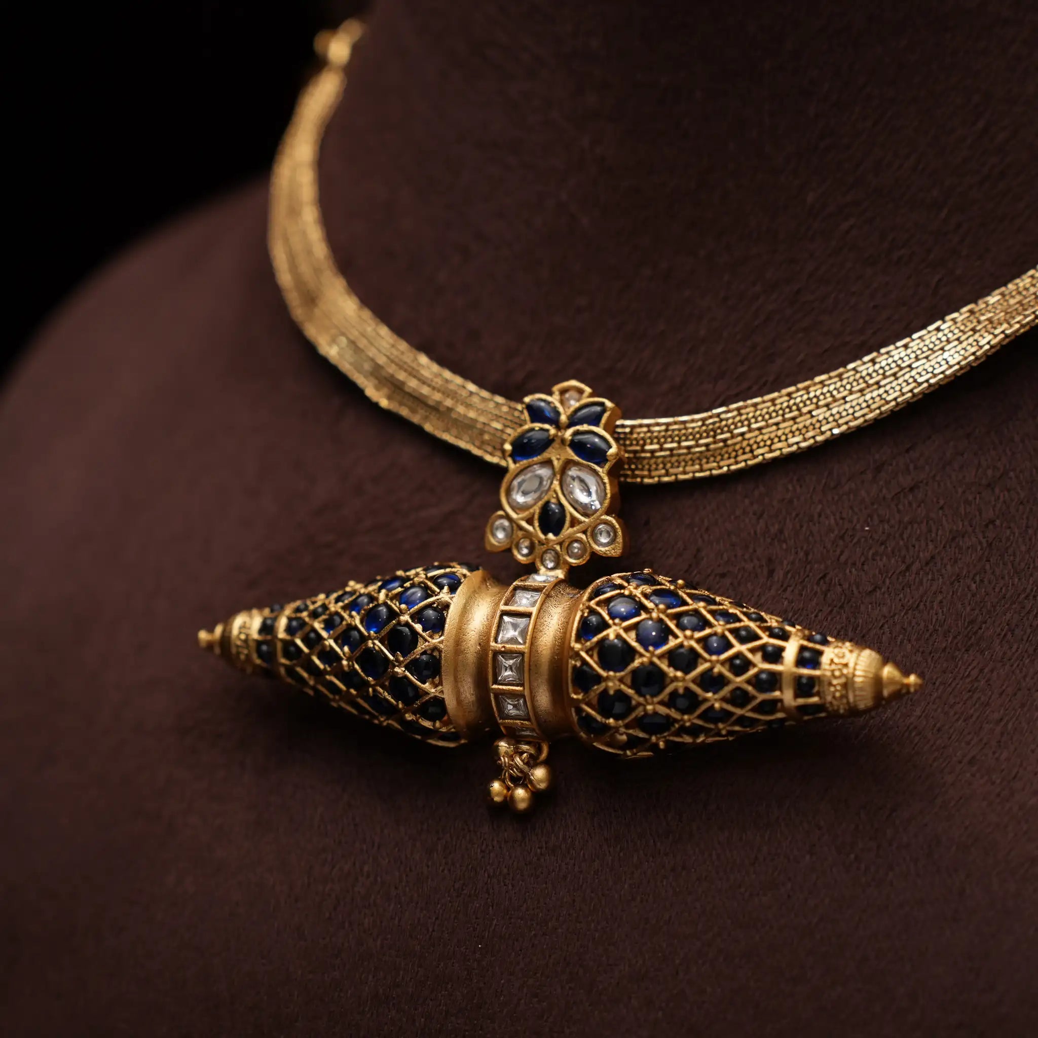 Kaviya Antique Necklace - Blue & White