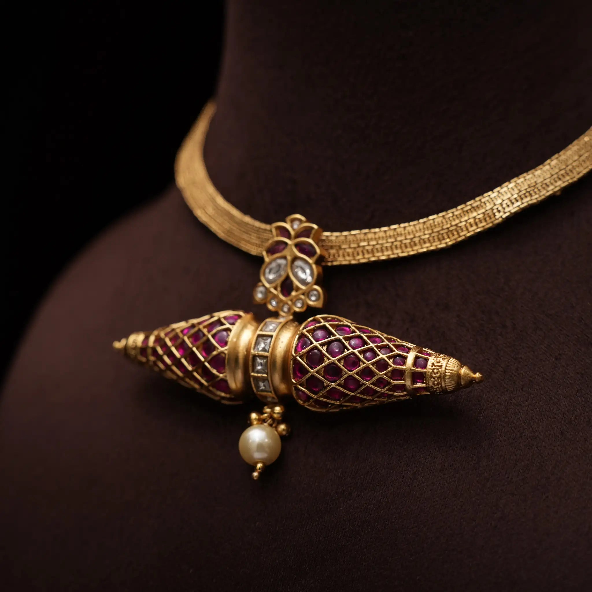 Kaviya Antique Necklace - Red & White