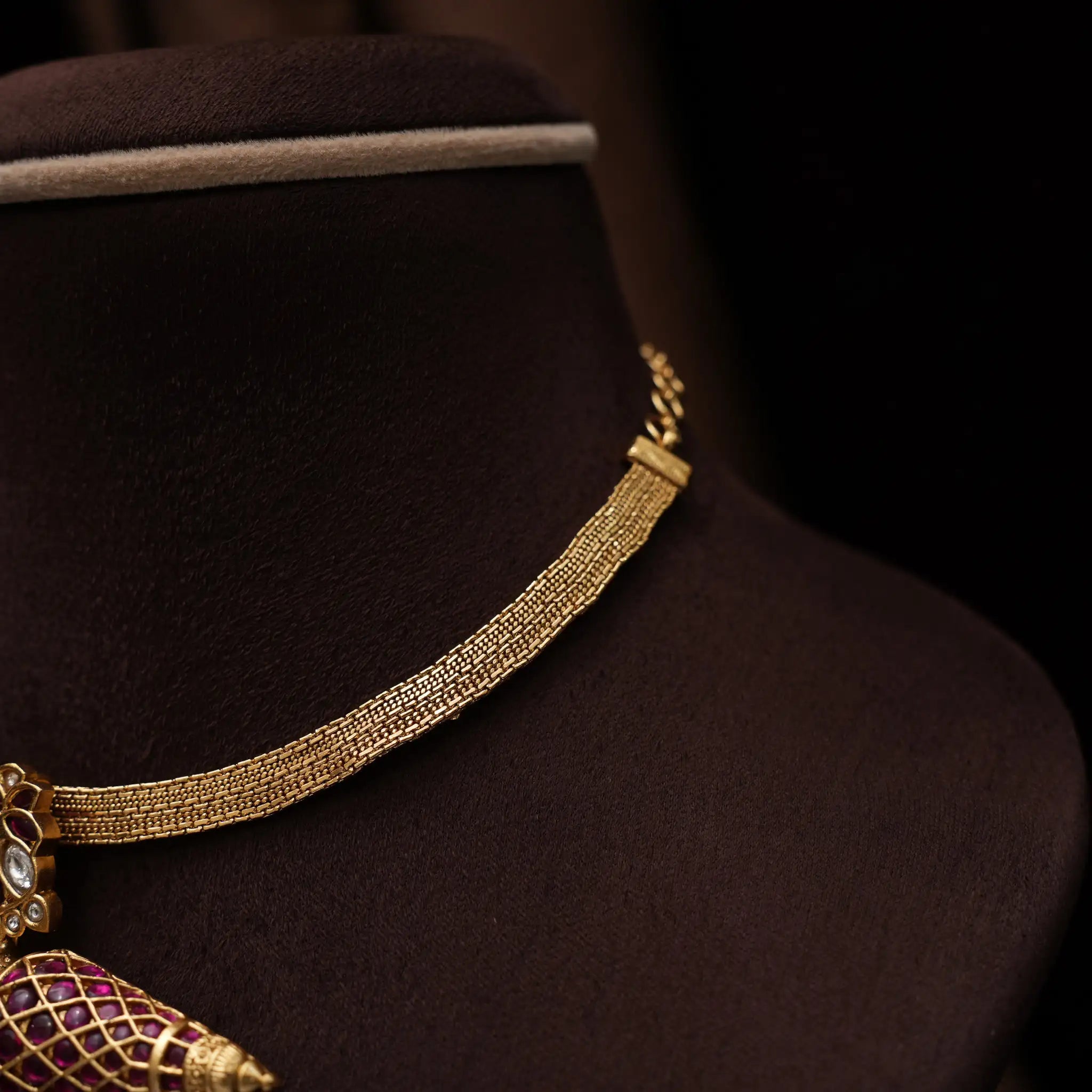 Kaviya Antique Necklace - Red & White