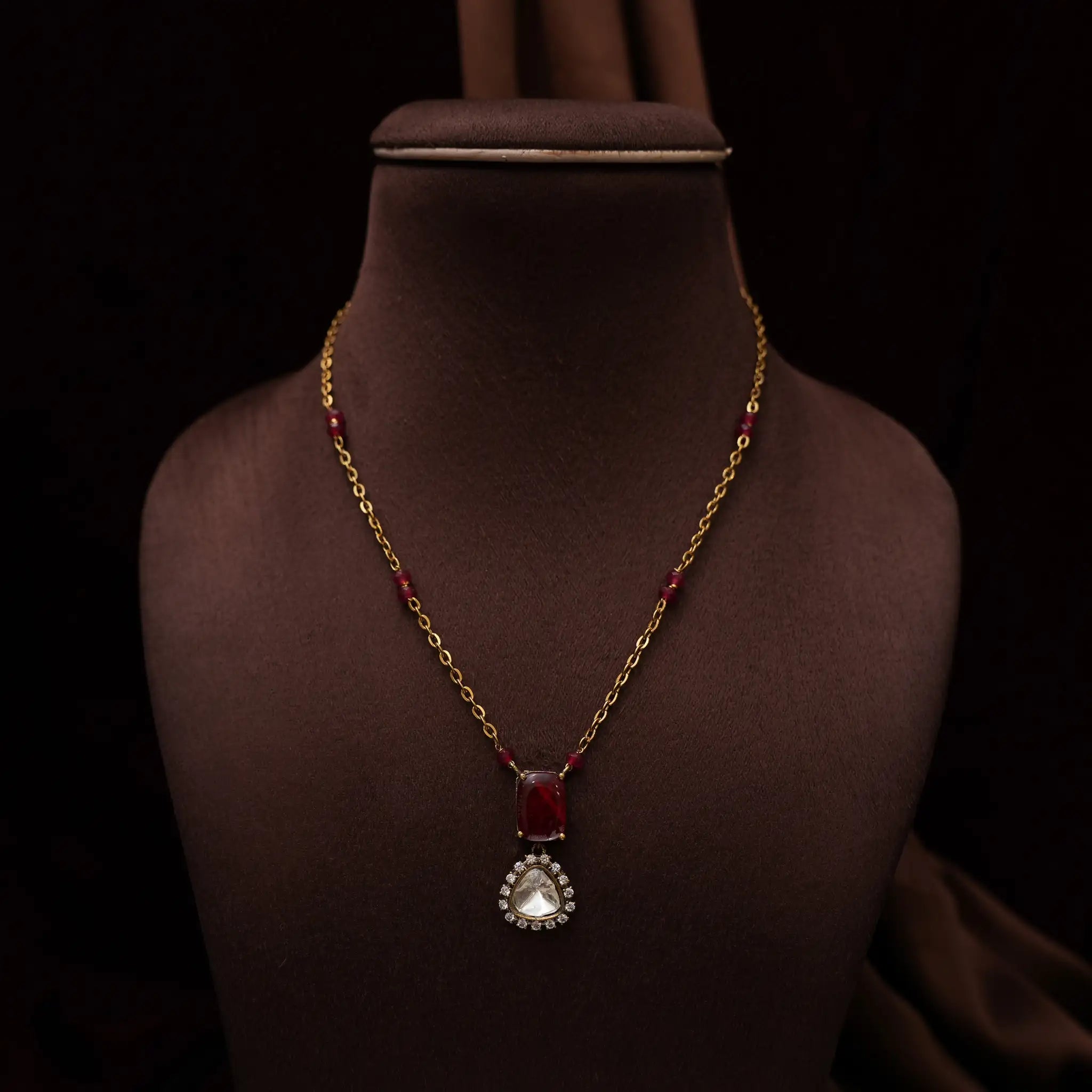 Kritay Victorian Minimal Necklace - Red