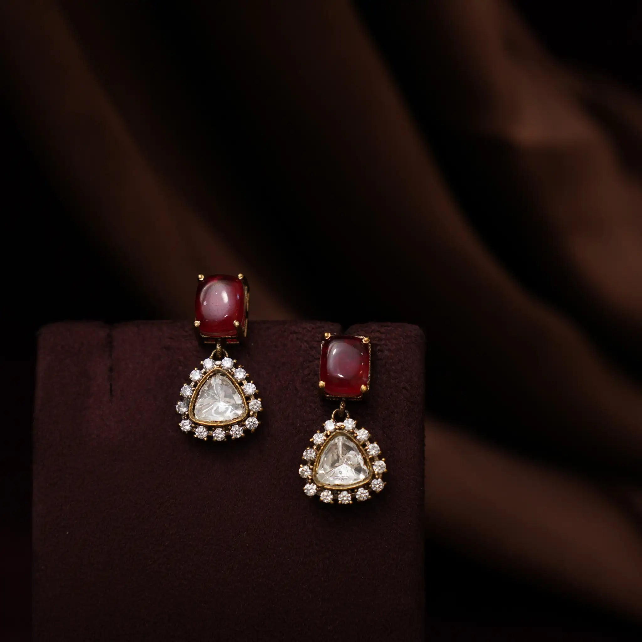 Kritay Victorian Minimal Necklace - Red