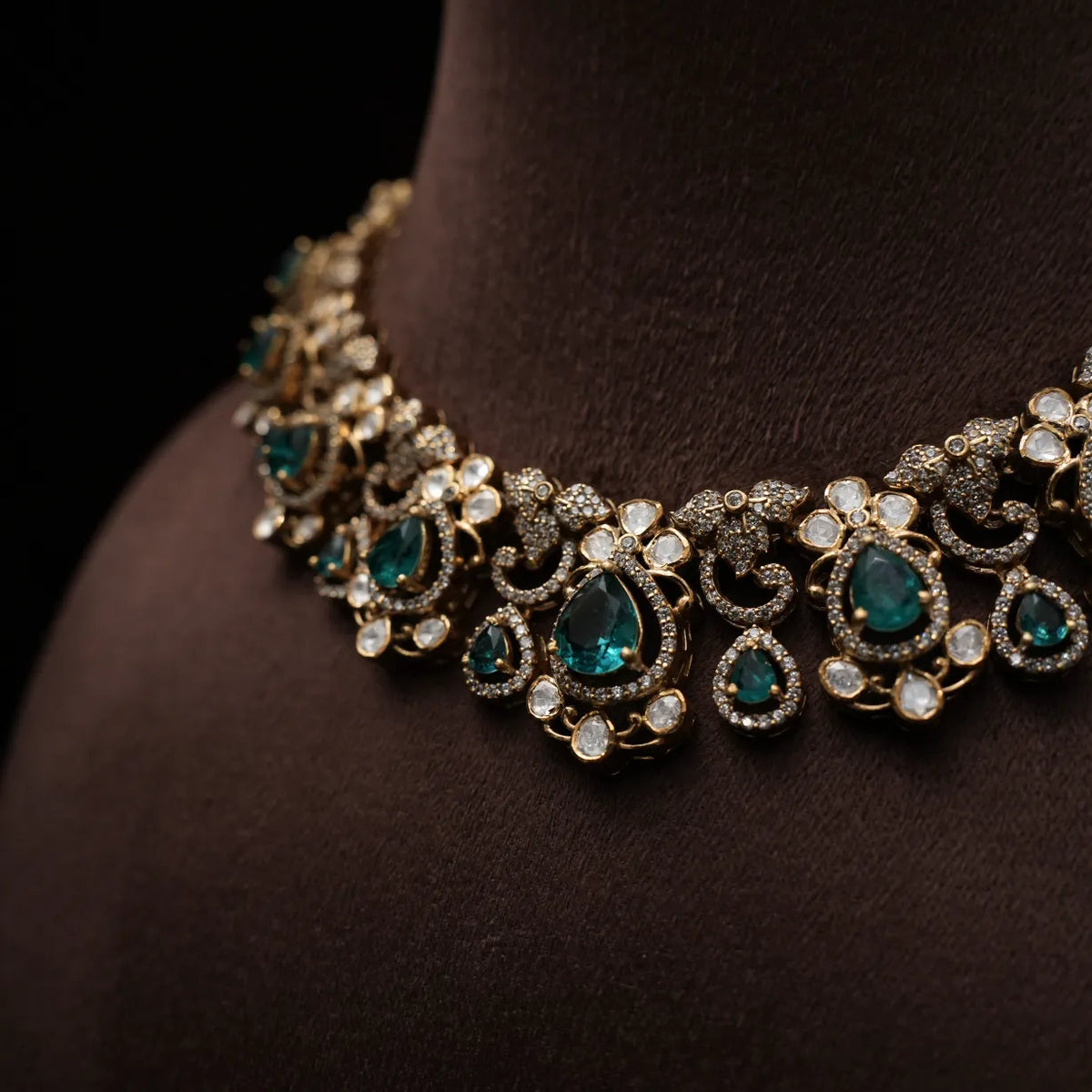 Krivika Silver Moissanite Choker