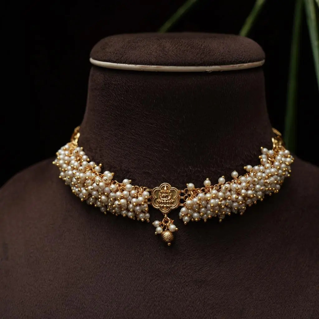 Laina Antique Choker