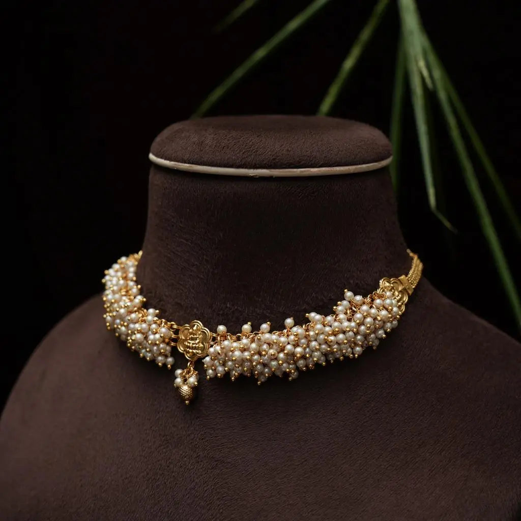 Laina Antique Choker