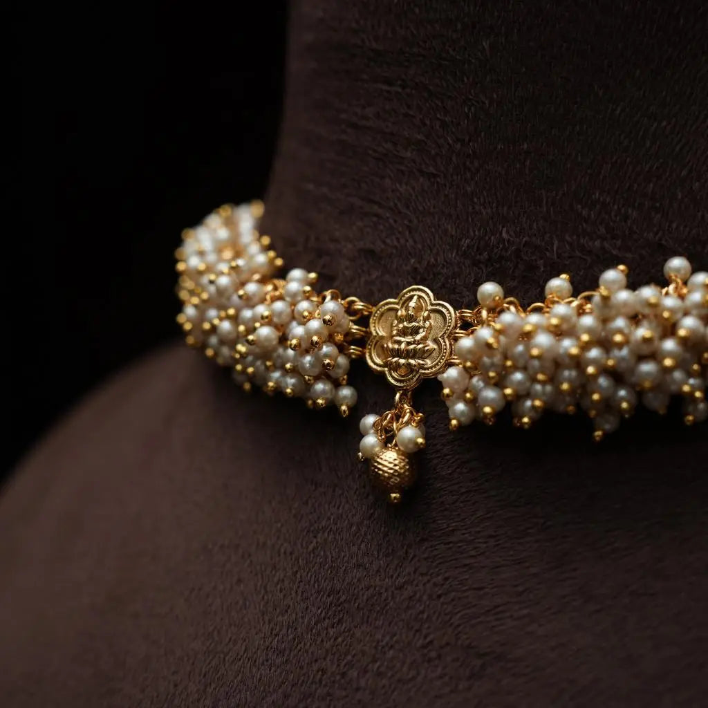 Laina Antique Choker