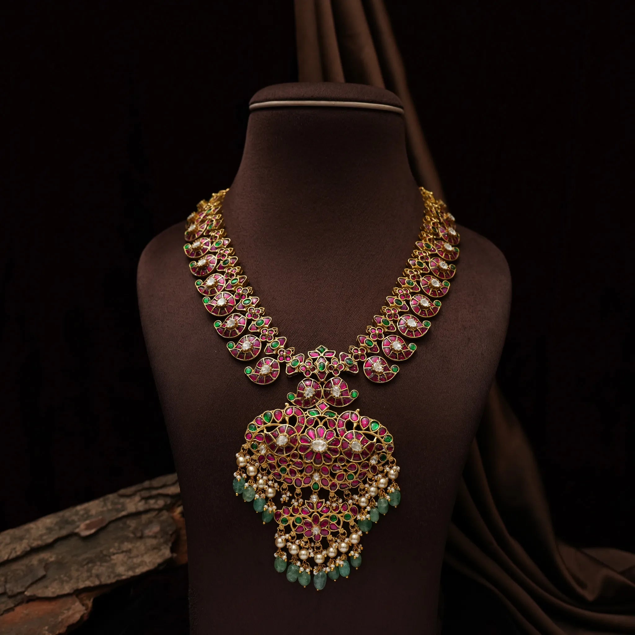 Layla Antique Mango Necklace - Red & Green