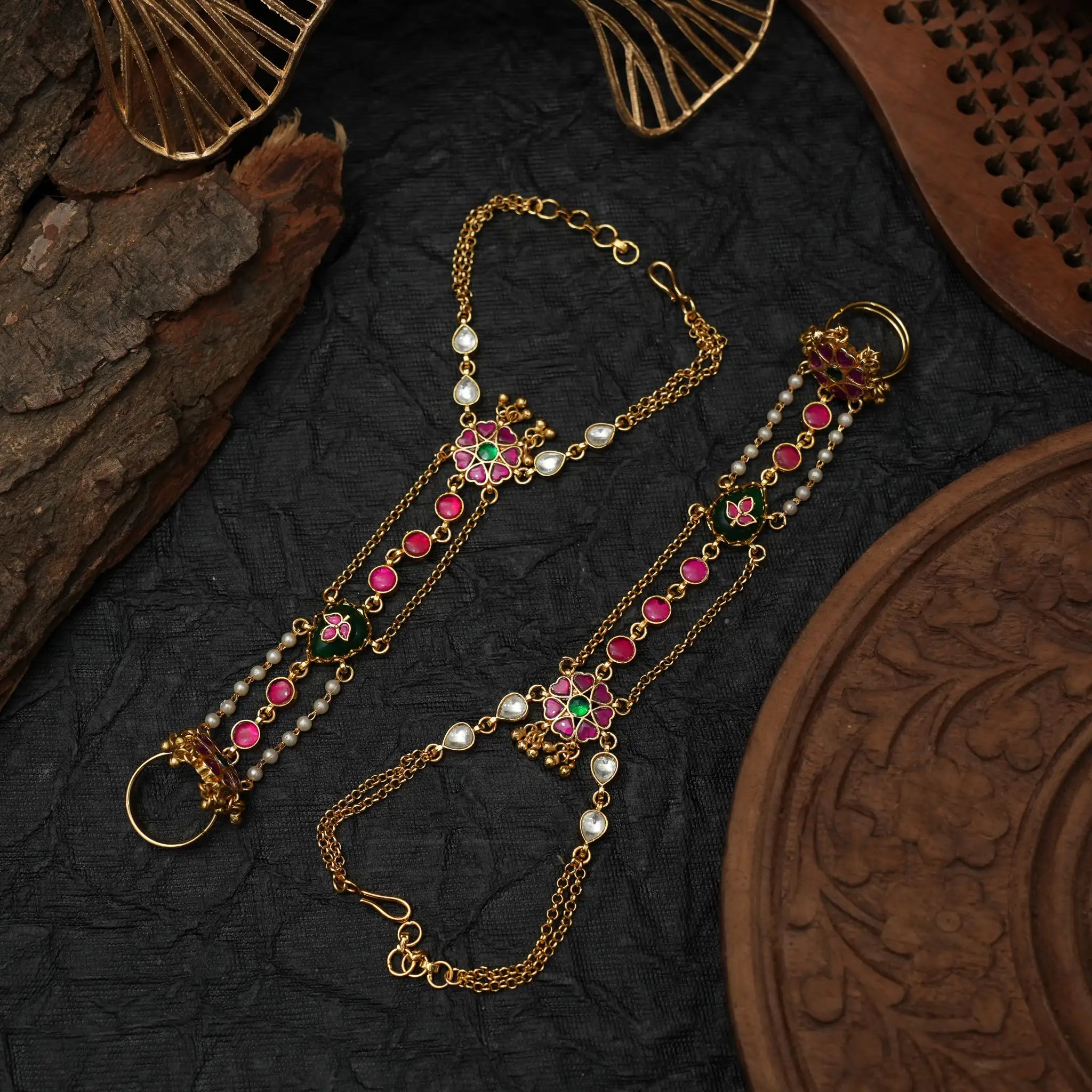 Lyrie Hathphool / Hand Bracelet - Red