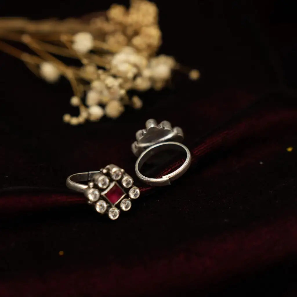 Madhari Silver Toe Ring