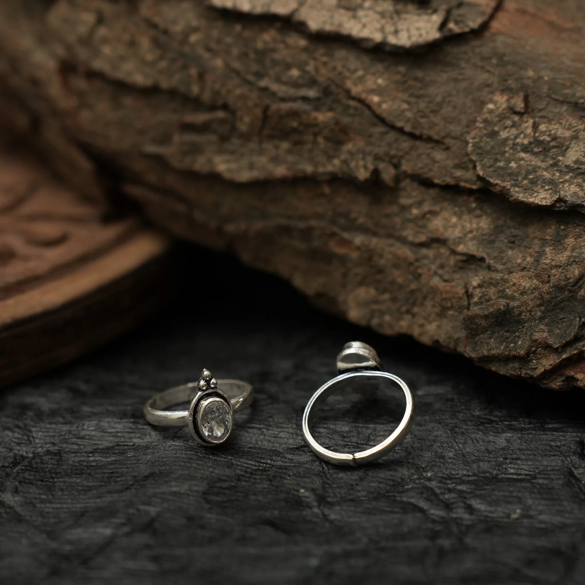 Malavika Silver Toe Ring - White
