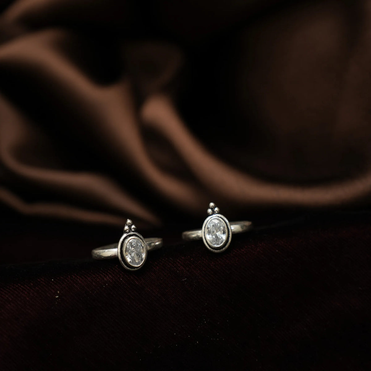 Malavika Silver Toe Ring - White