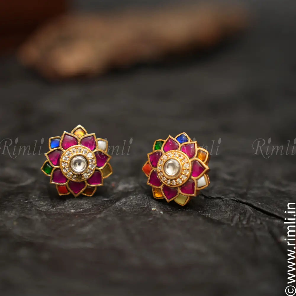 Mansi Floral Ear Stud