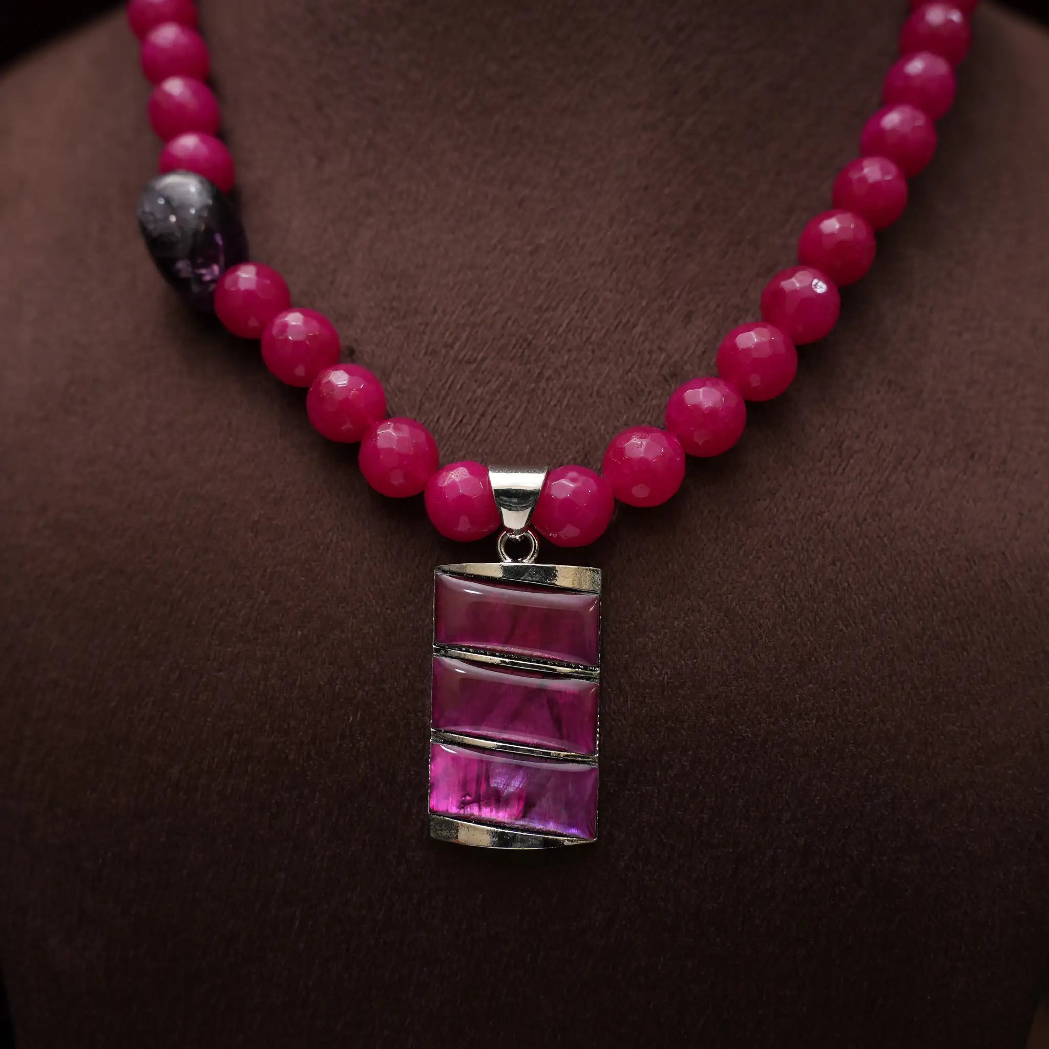 Meera Beaded Necklace - Reddish Pink
