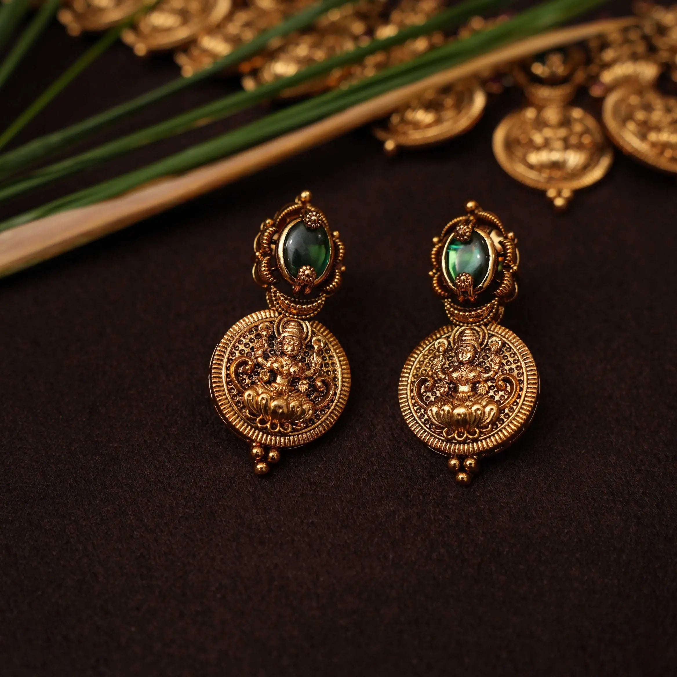 Mila Antique Necklace - Green