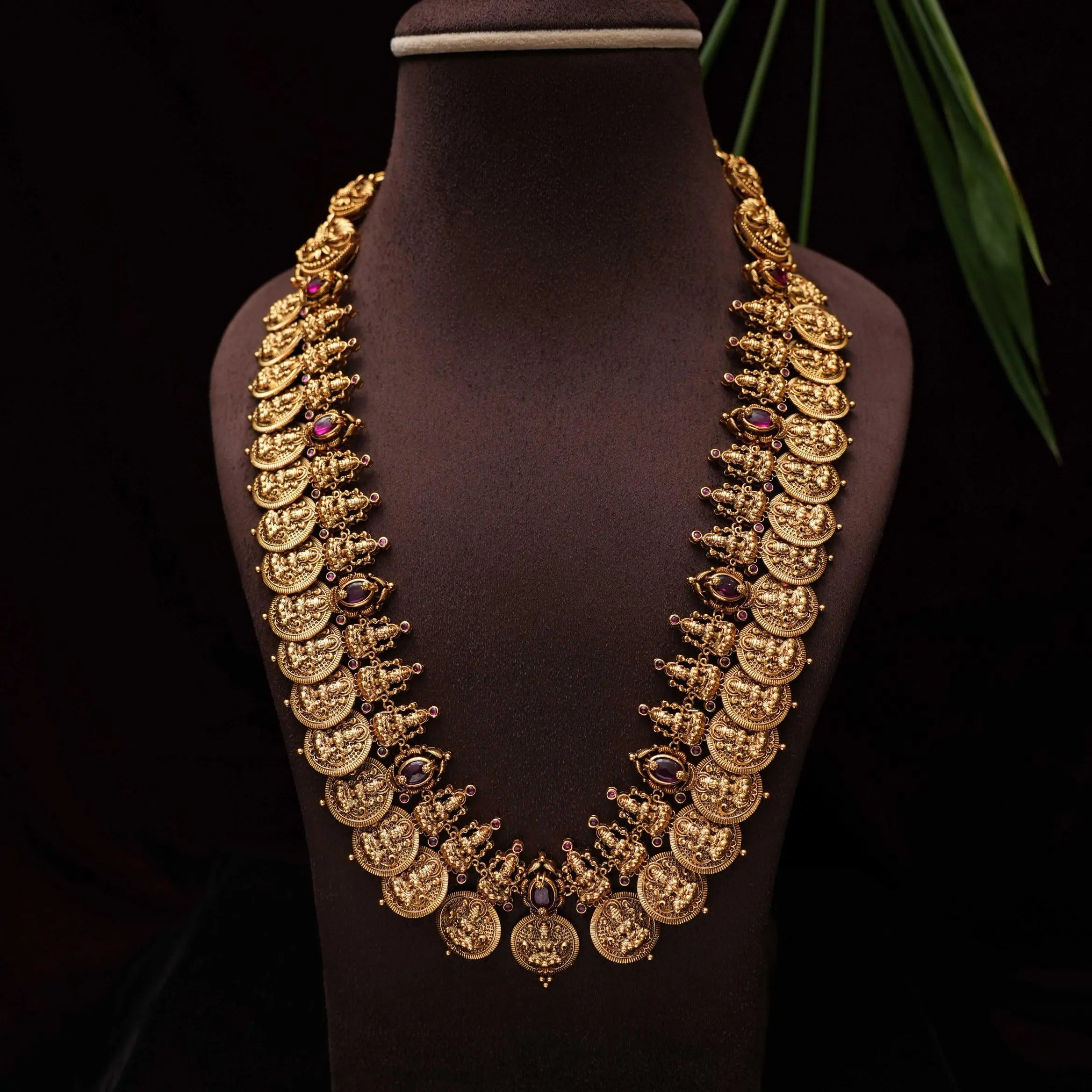 Mila Antique Necklace - Red