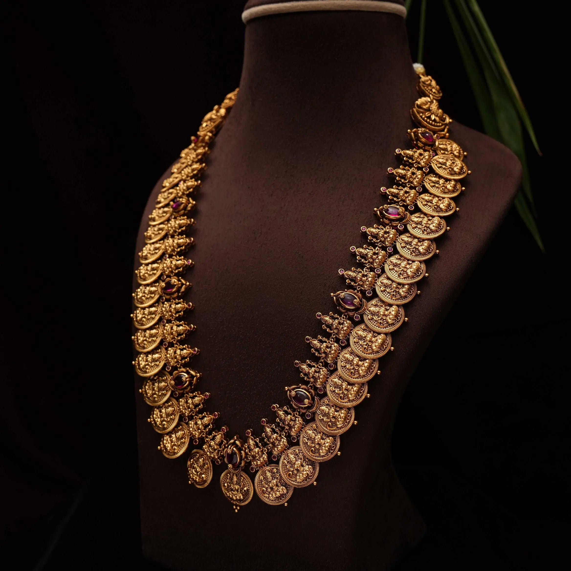 Mila Antique Necklace - Red