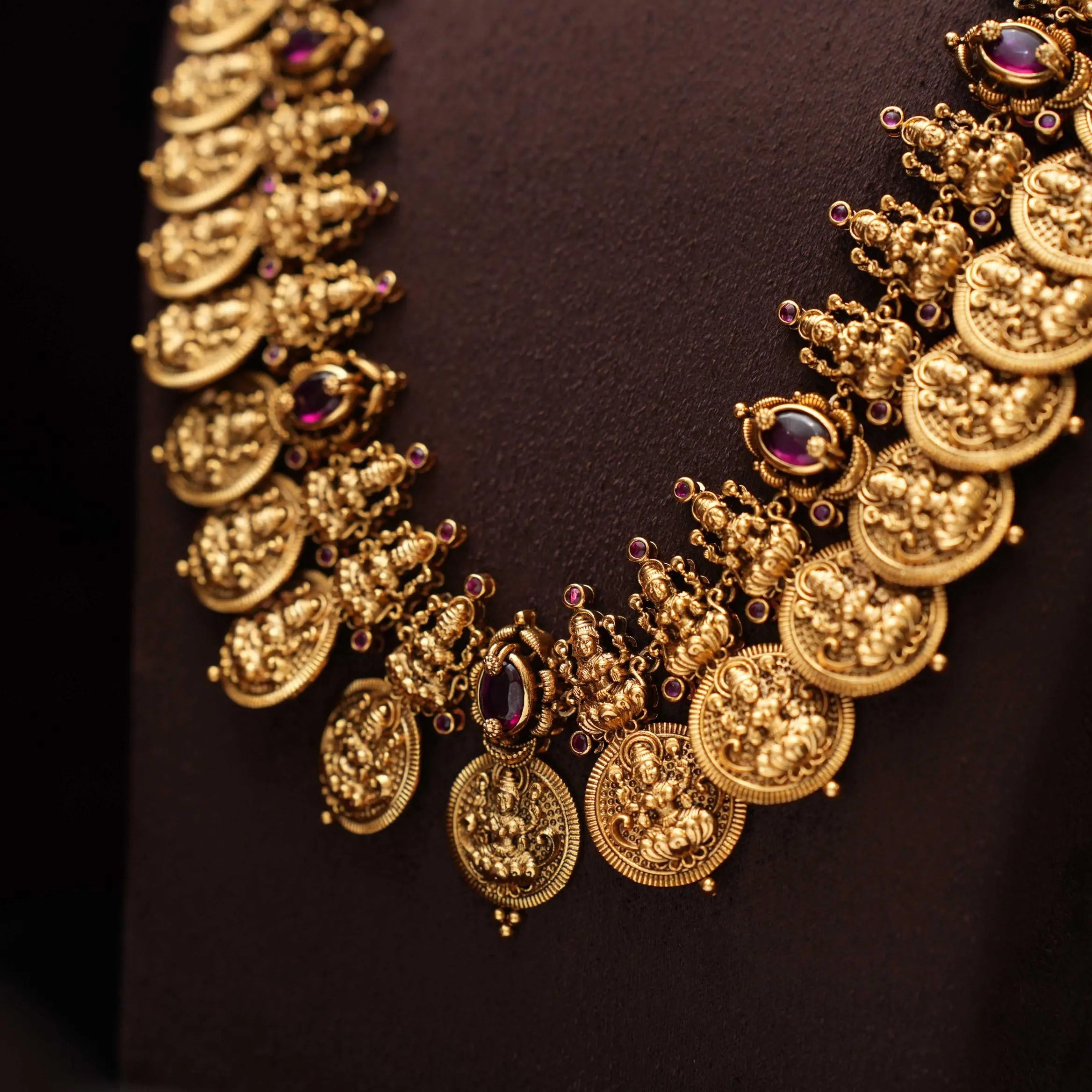 Mila Antique Necklace - Red