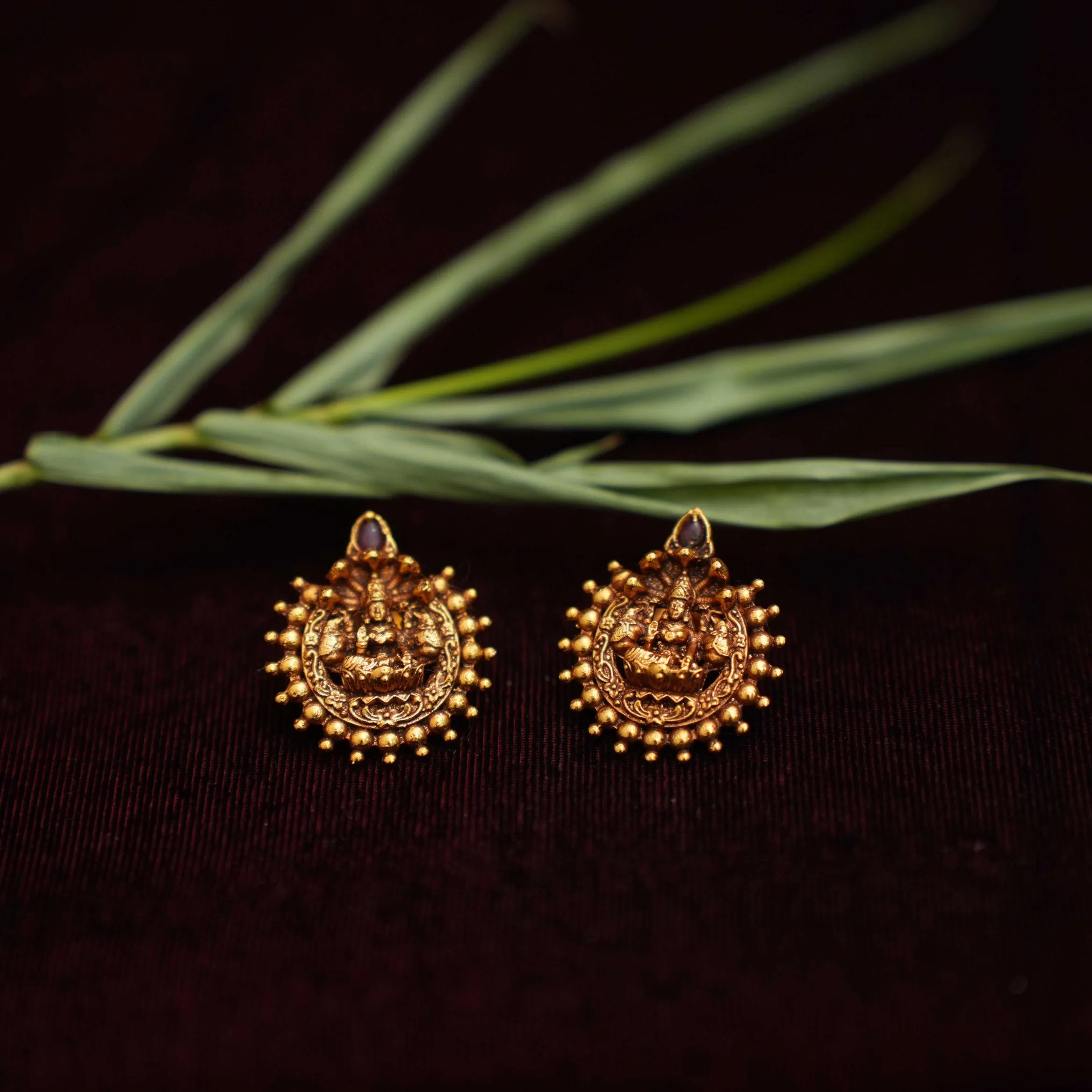 Mokshit Silver Ear Stud