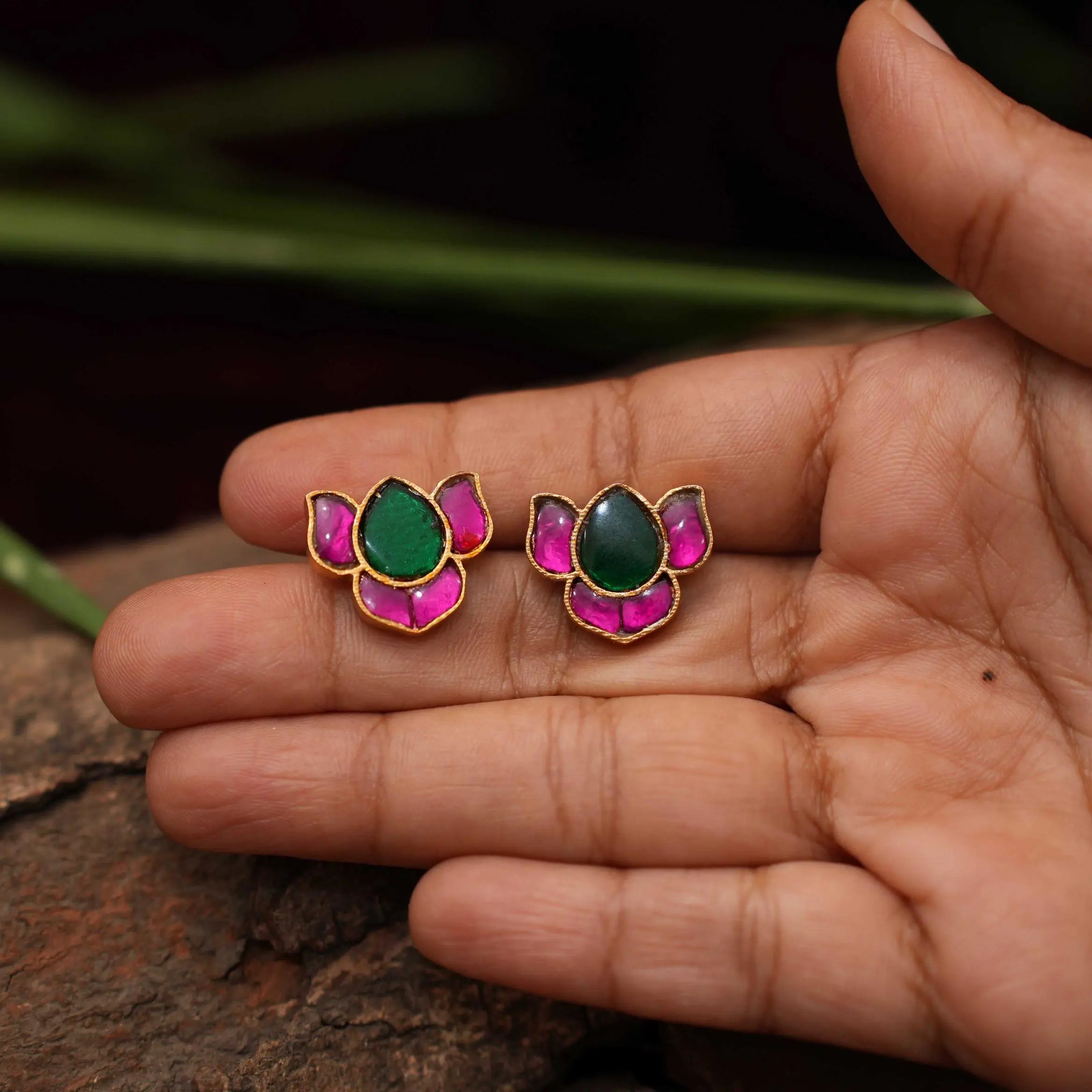 Naina Silver Ear Stud - Red & Green