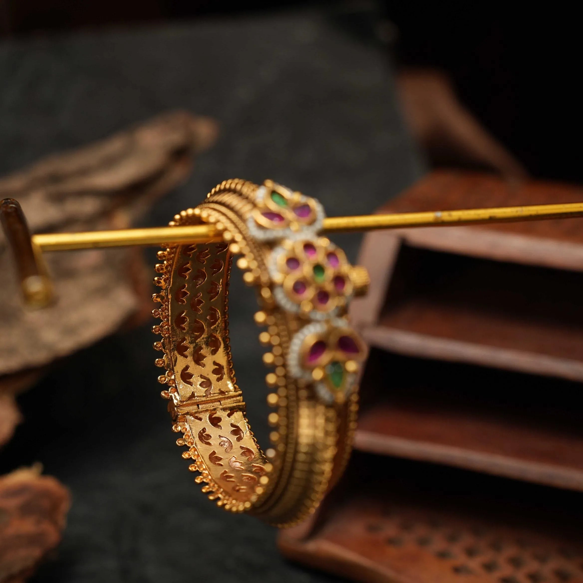 Nainika Antique Bangle