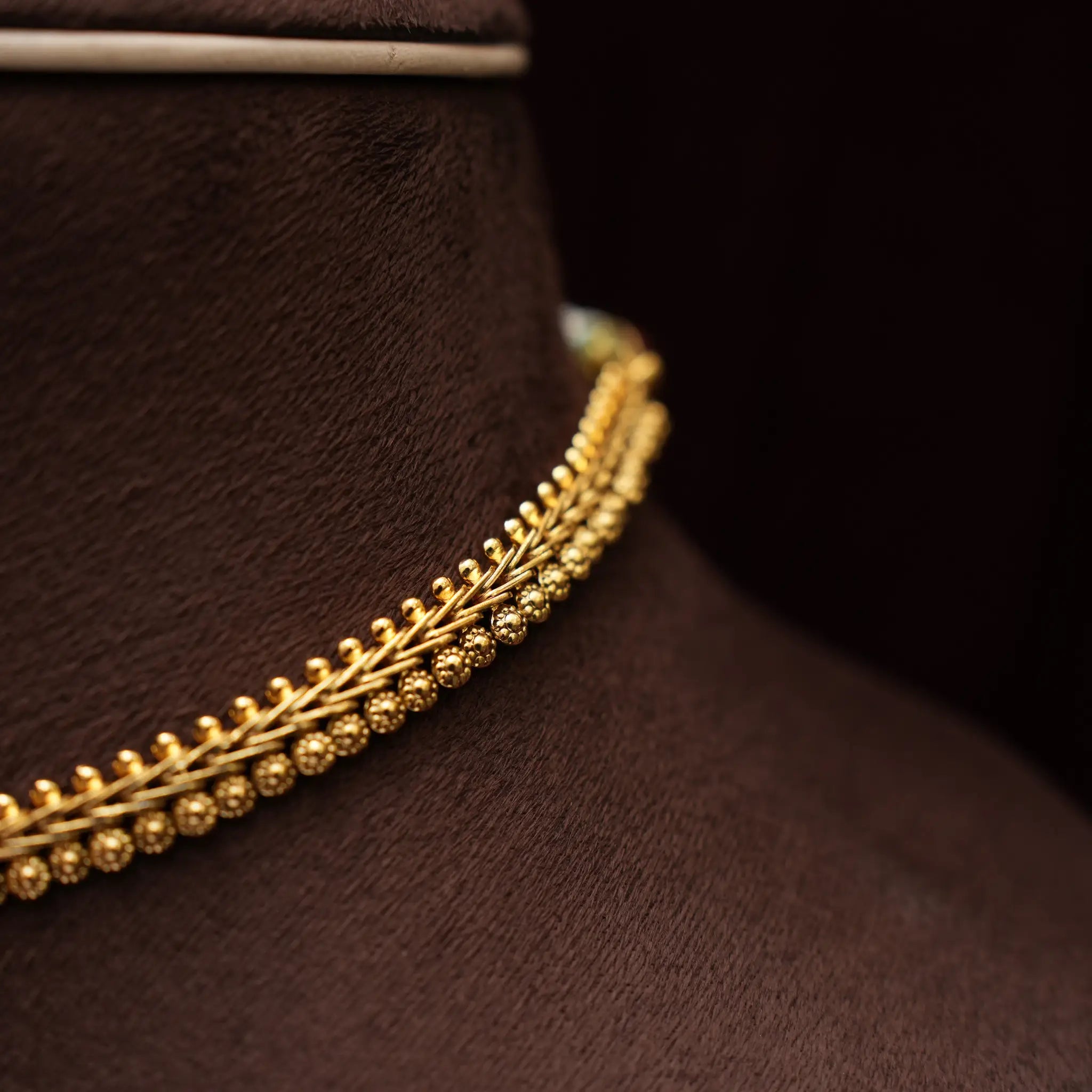 Nila Polki Choker - White