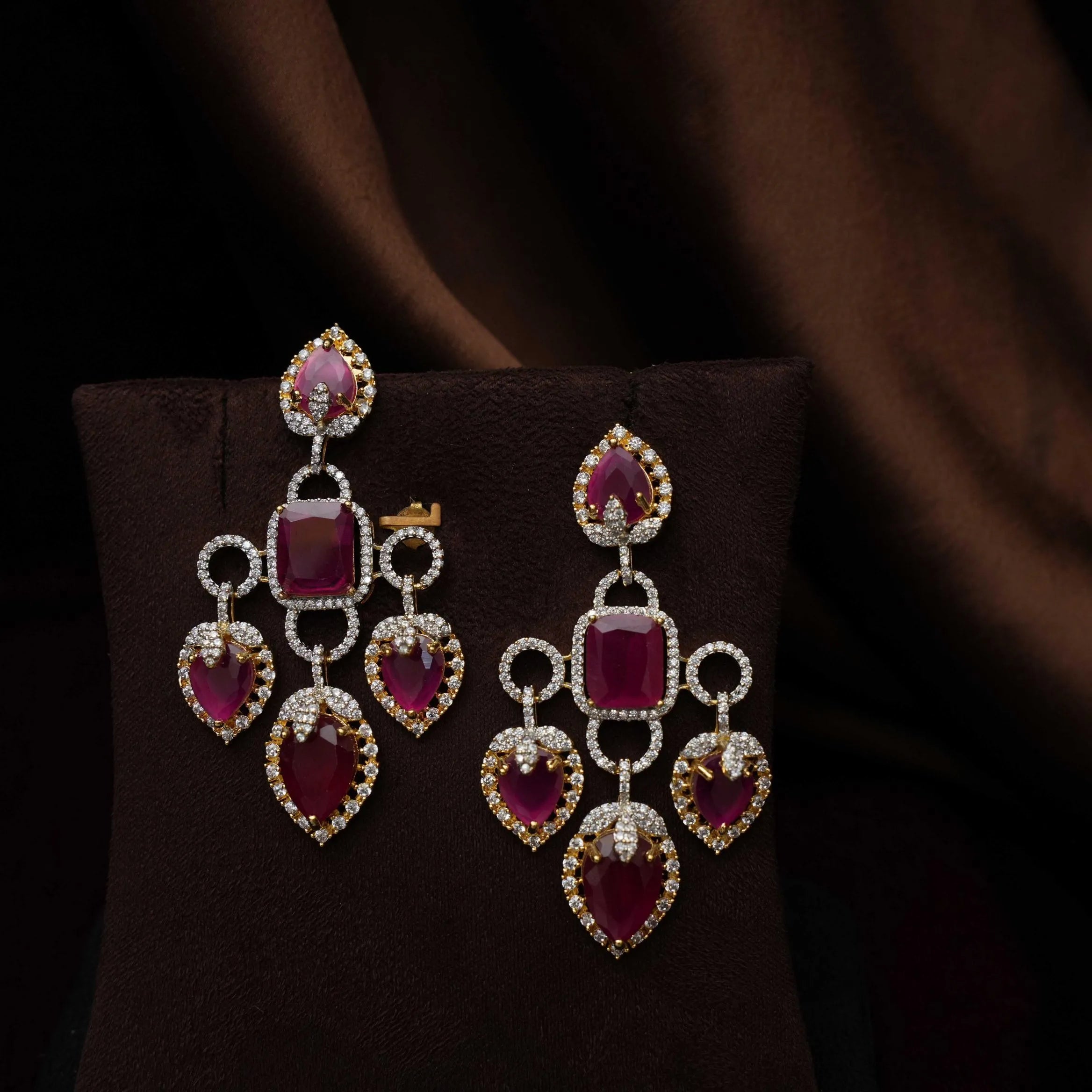 Nila Zircon Necklace