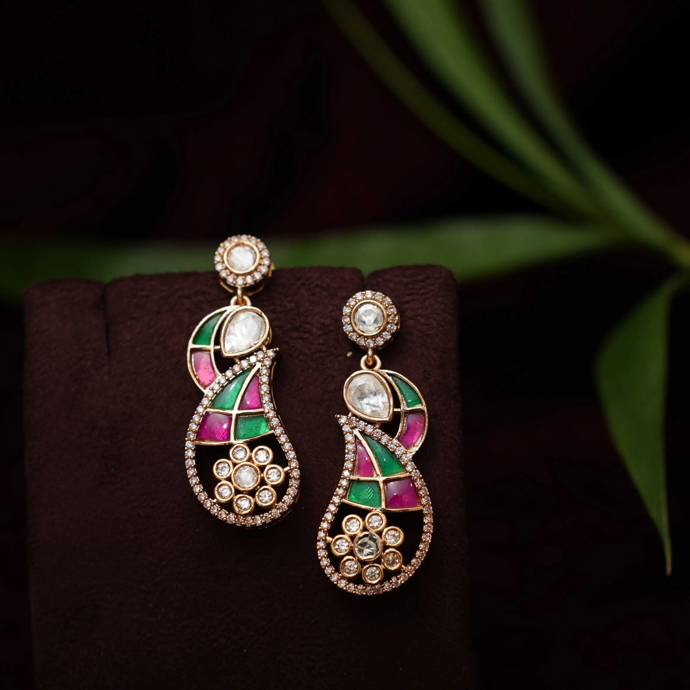 Nilani Polki Necklace - Multicolor