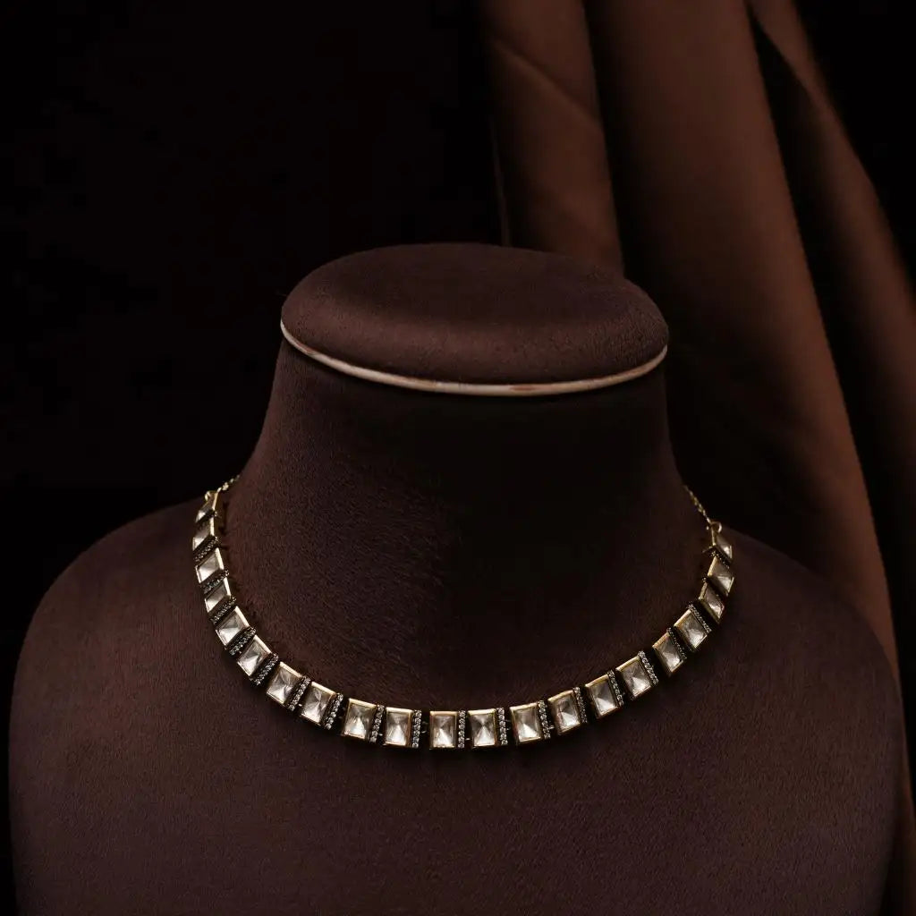 Nitha Victorian Choker