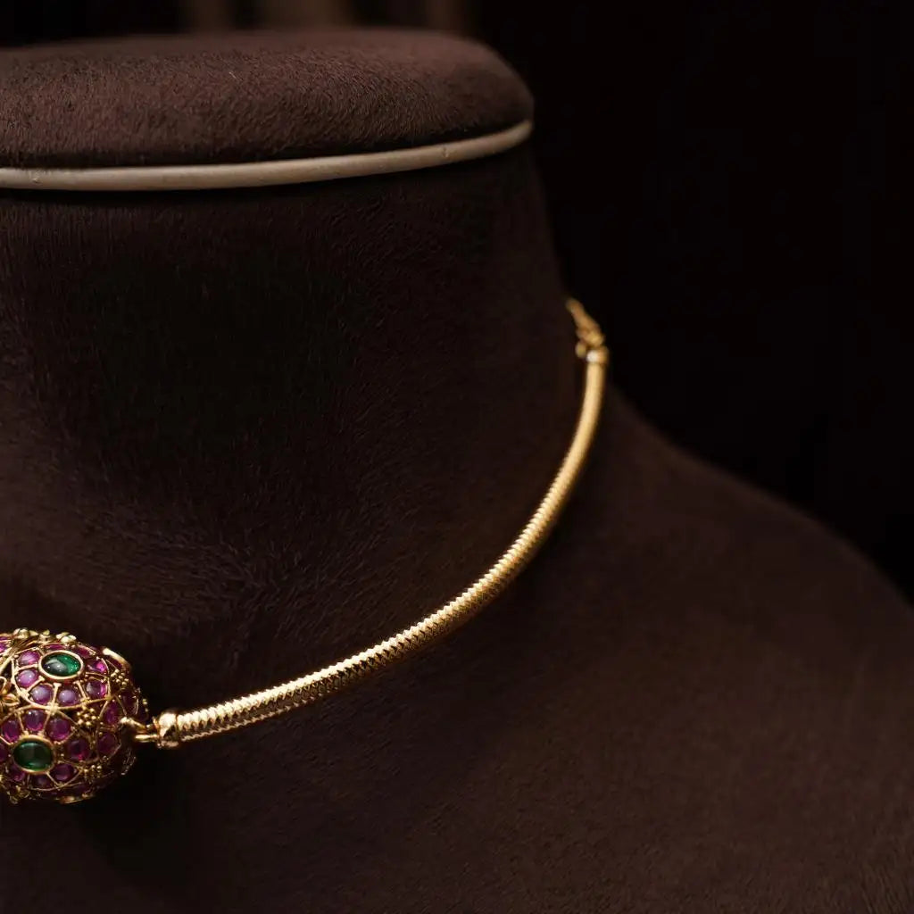 Nivriti Antique Hasli Necklace - Green