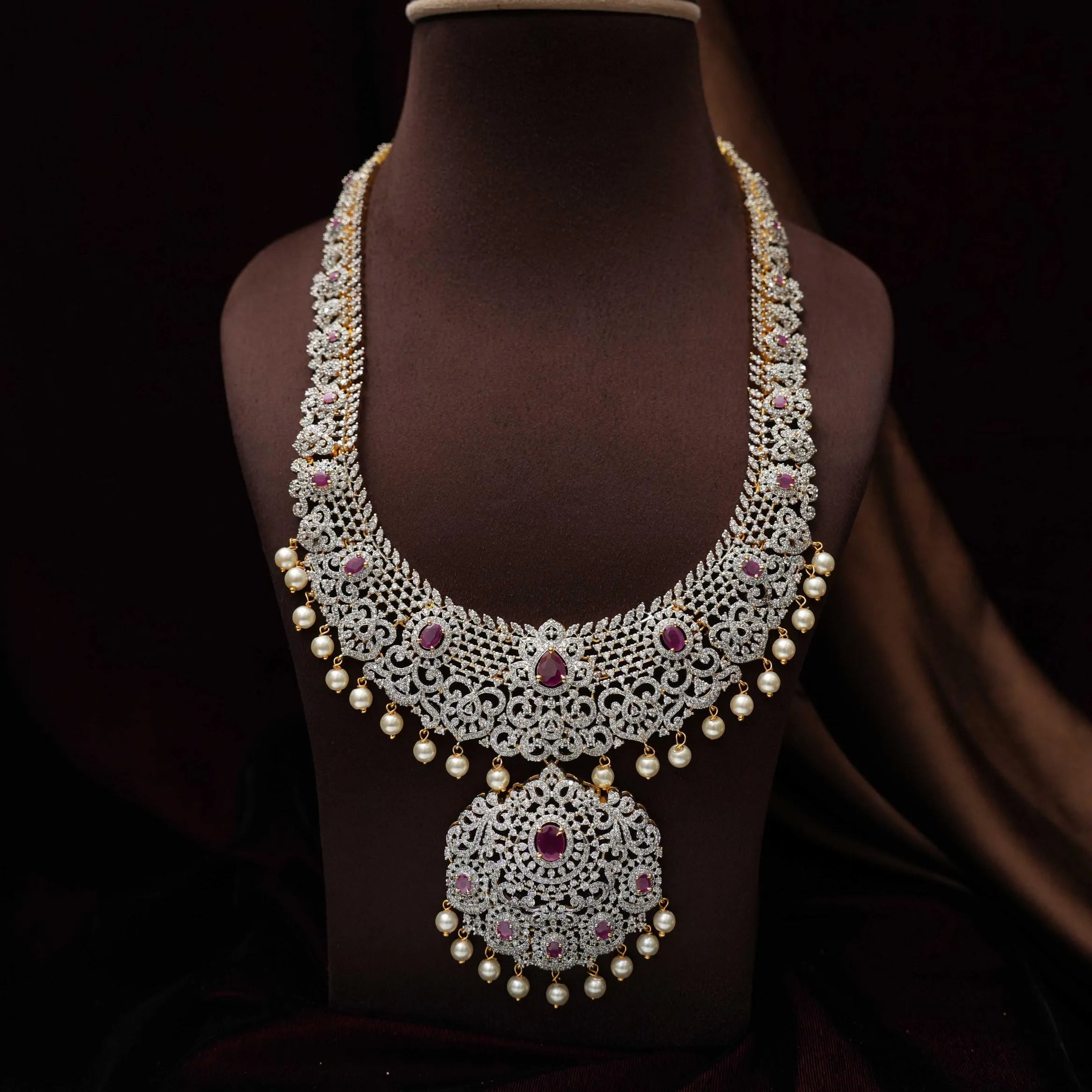 Nrinder Zircon Necklace