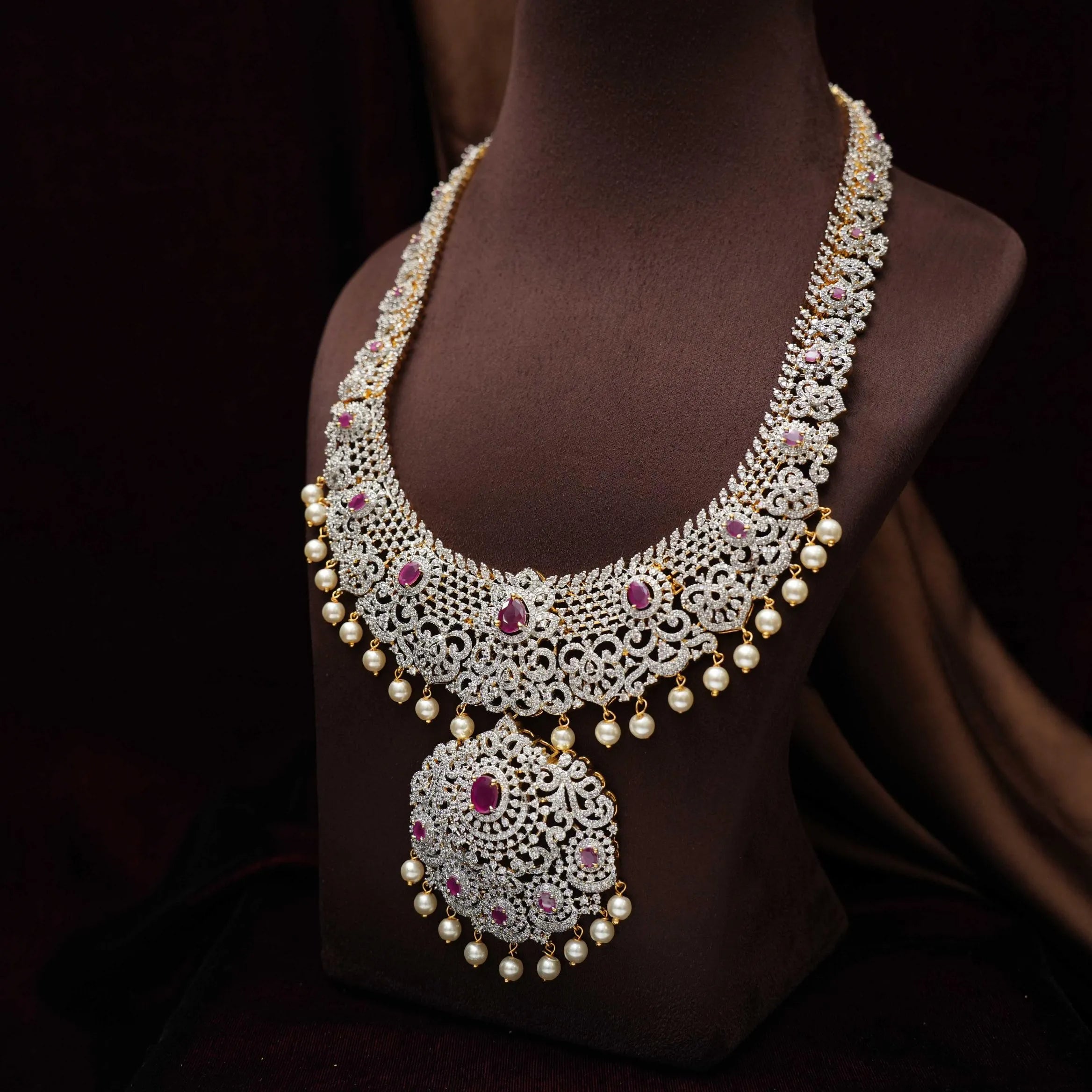 Nrinder Zircon Necklace