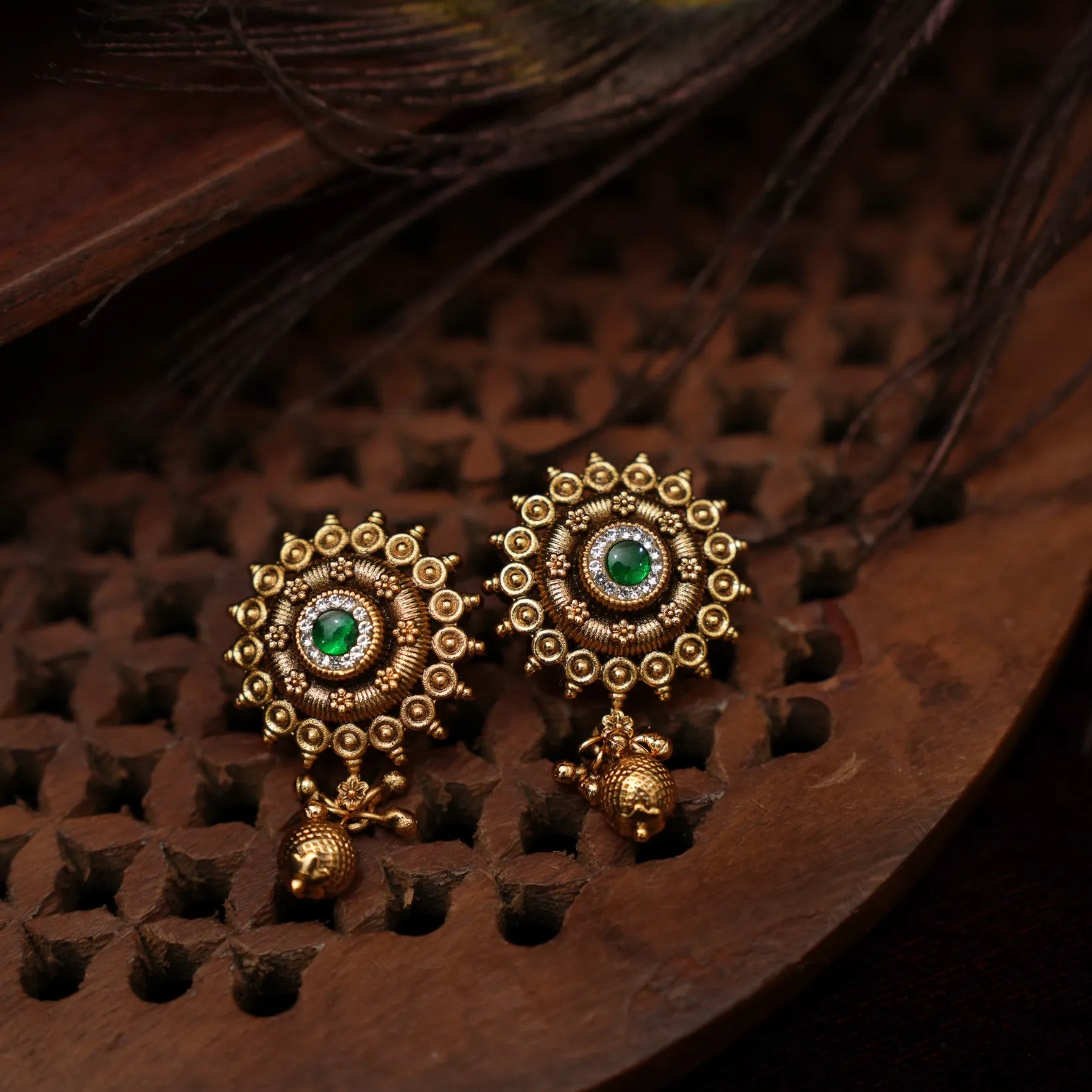 Nysa Antique Ear Stud - Green