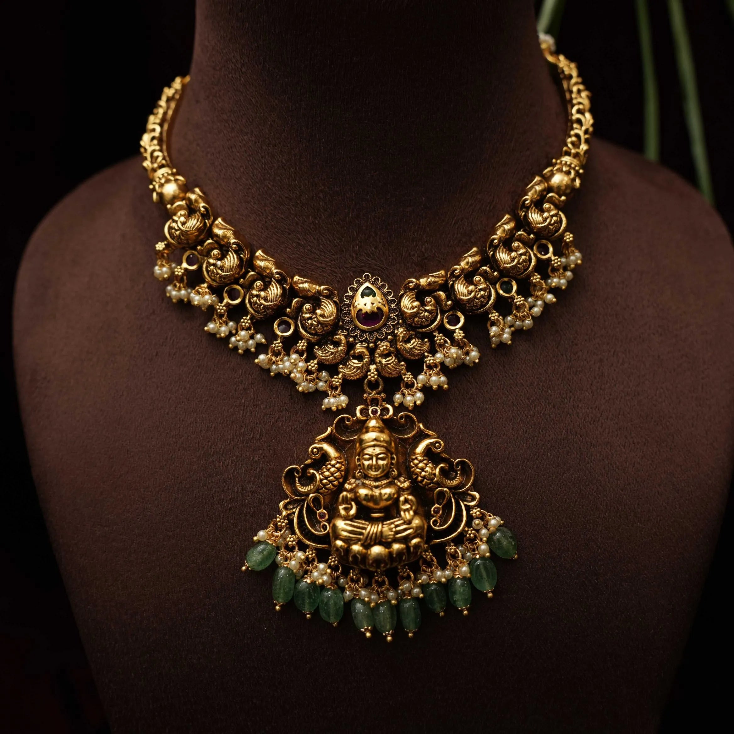 Oviya Antique Necklace