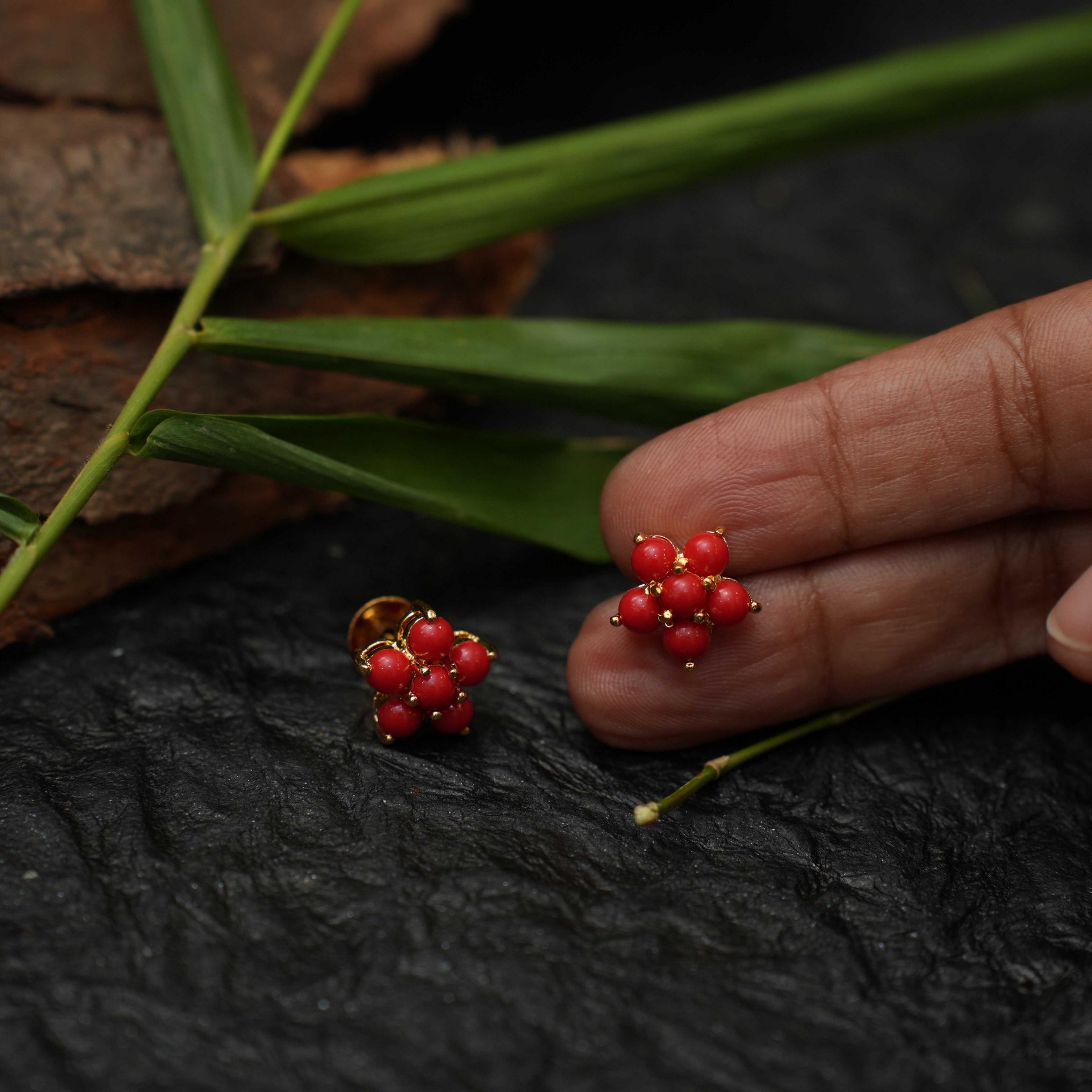 Pari Antique Ear Stud - Coral