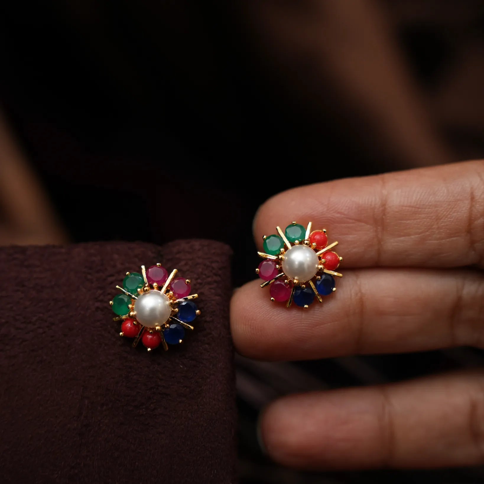 Pari Antique Ear Stud - Multicolor
