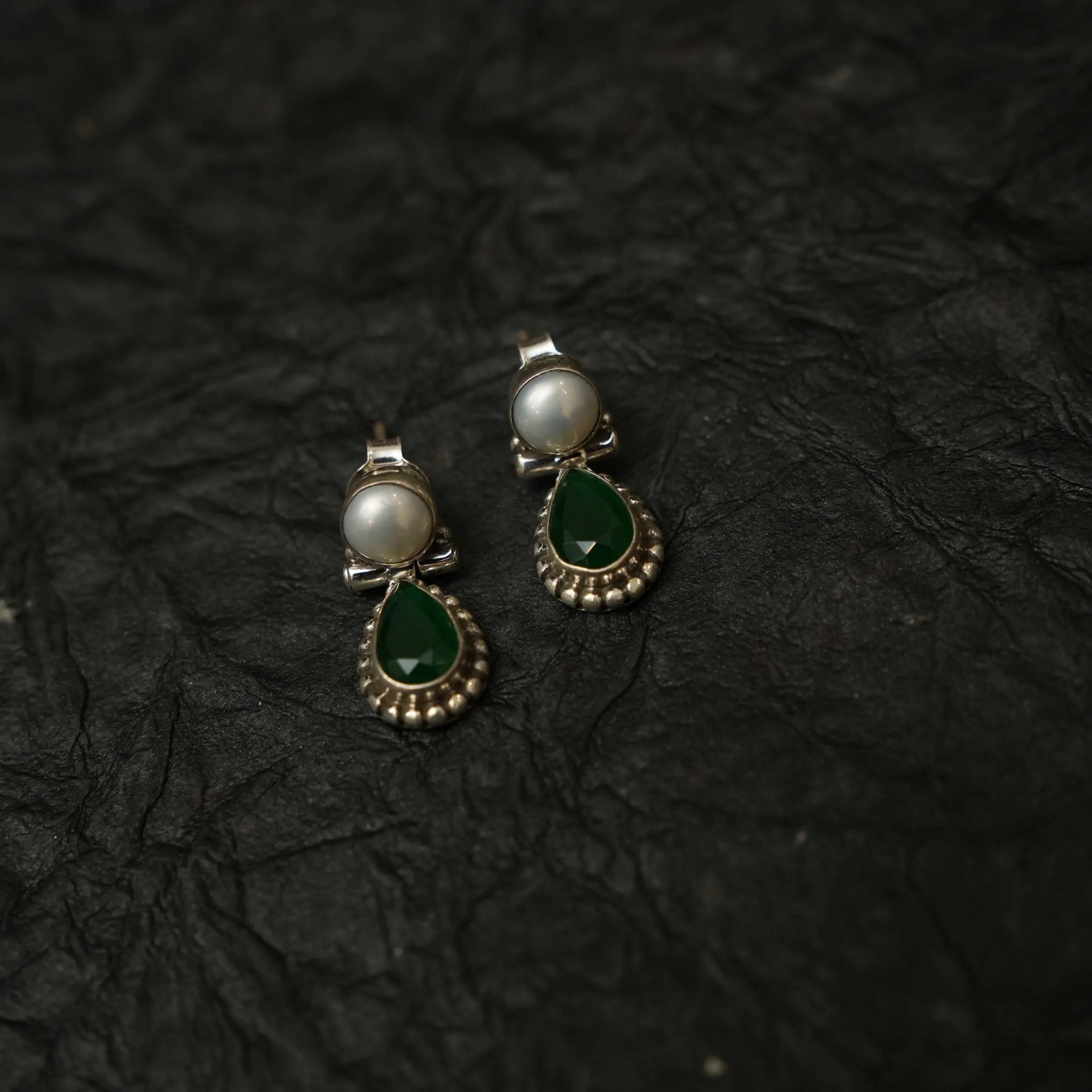 Pranila Silver Oxidised Ear Stud - Green