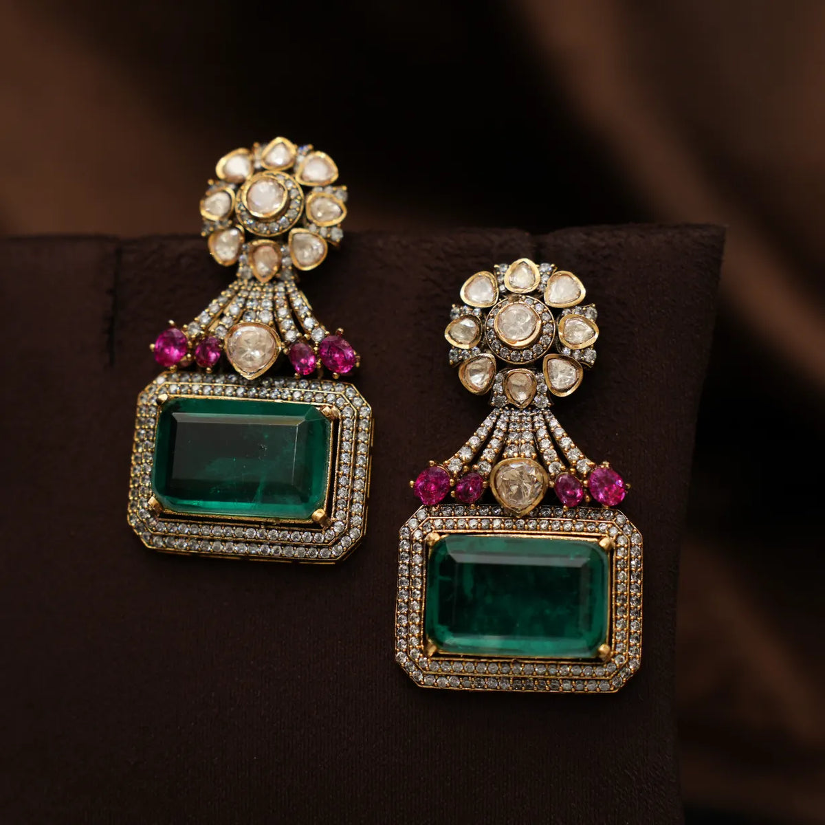 Prisha Victorian Polki Necklace - Emerald Green