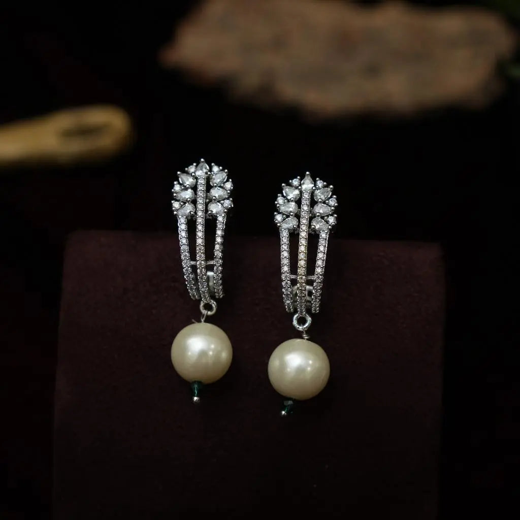 Reya Zircon Earrings