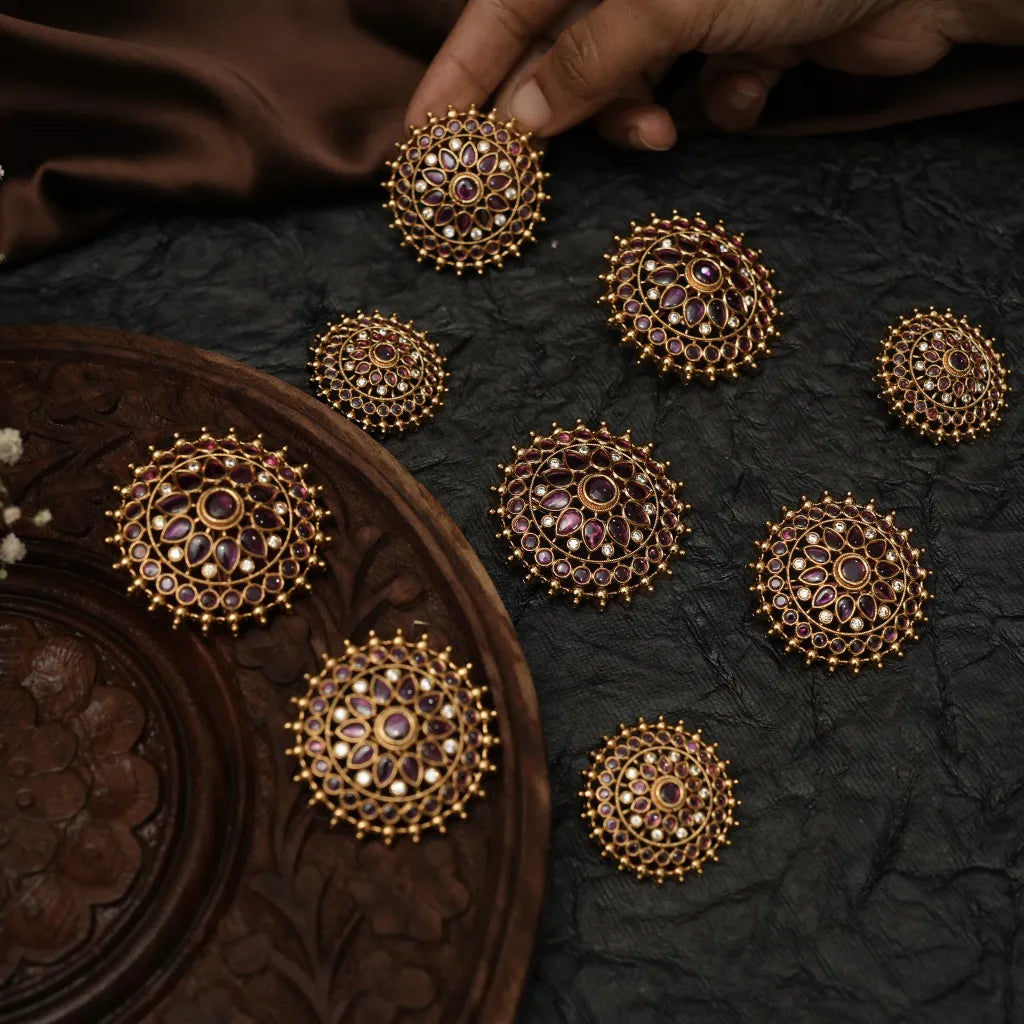 Rishmika Antique Rakkodi/ Hair Pin - Red & Green