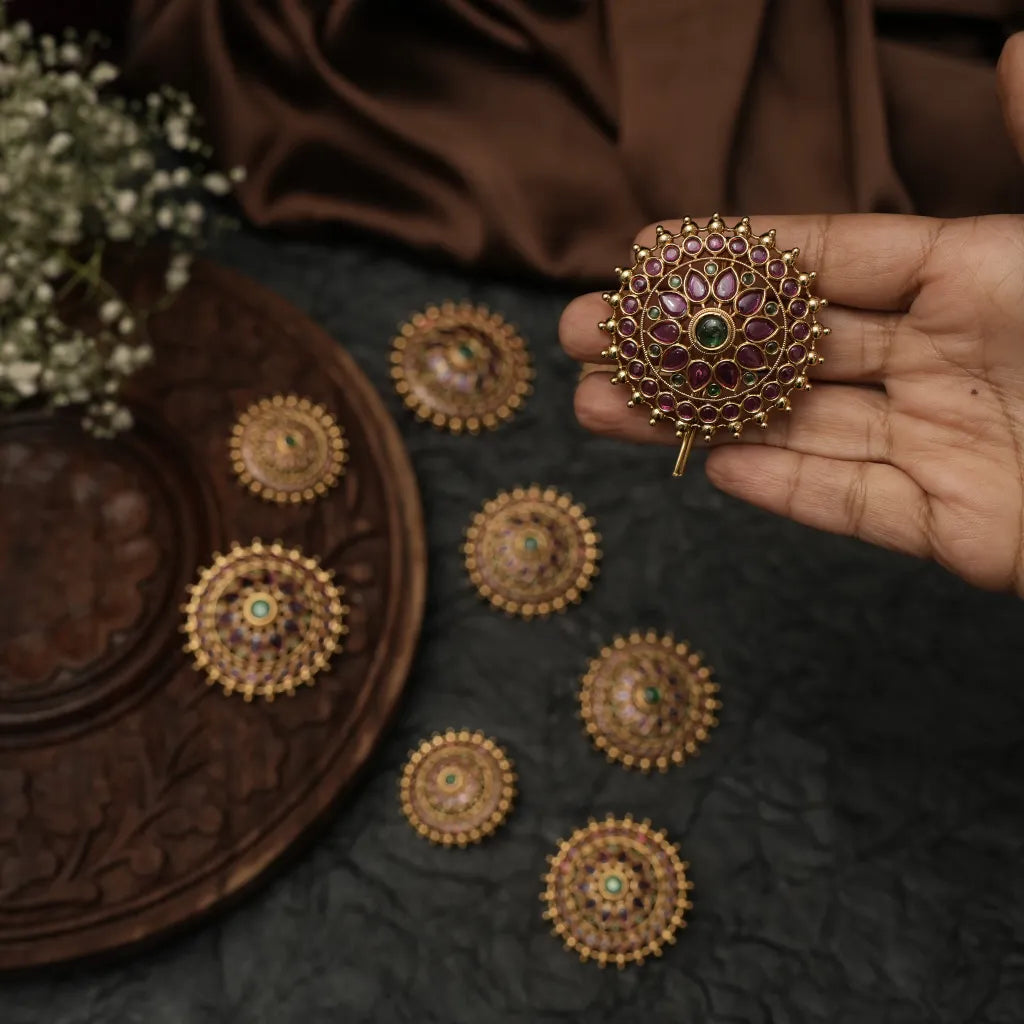 Rishmika Antique Rakkodi/ Hair Pin - Red & Green