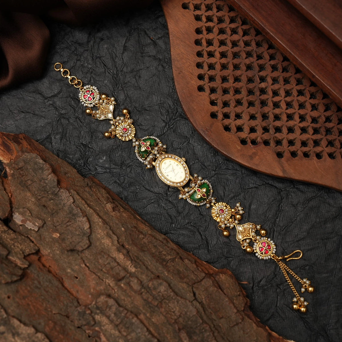 Riyaana Polki Watch