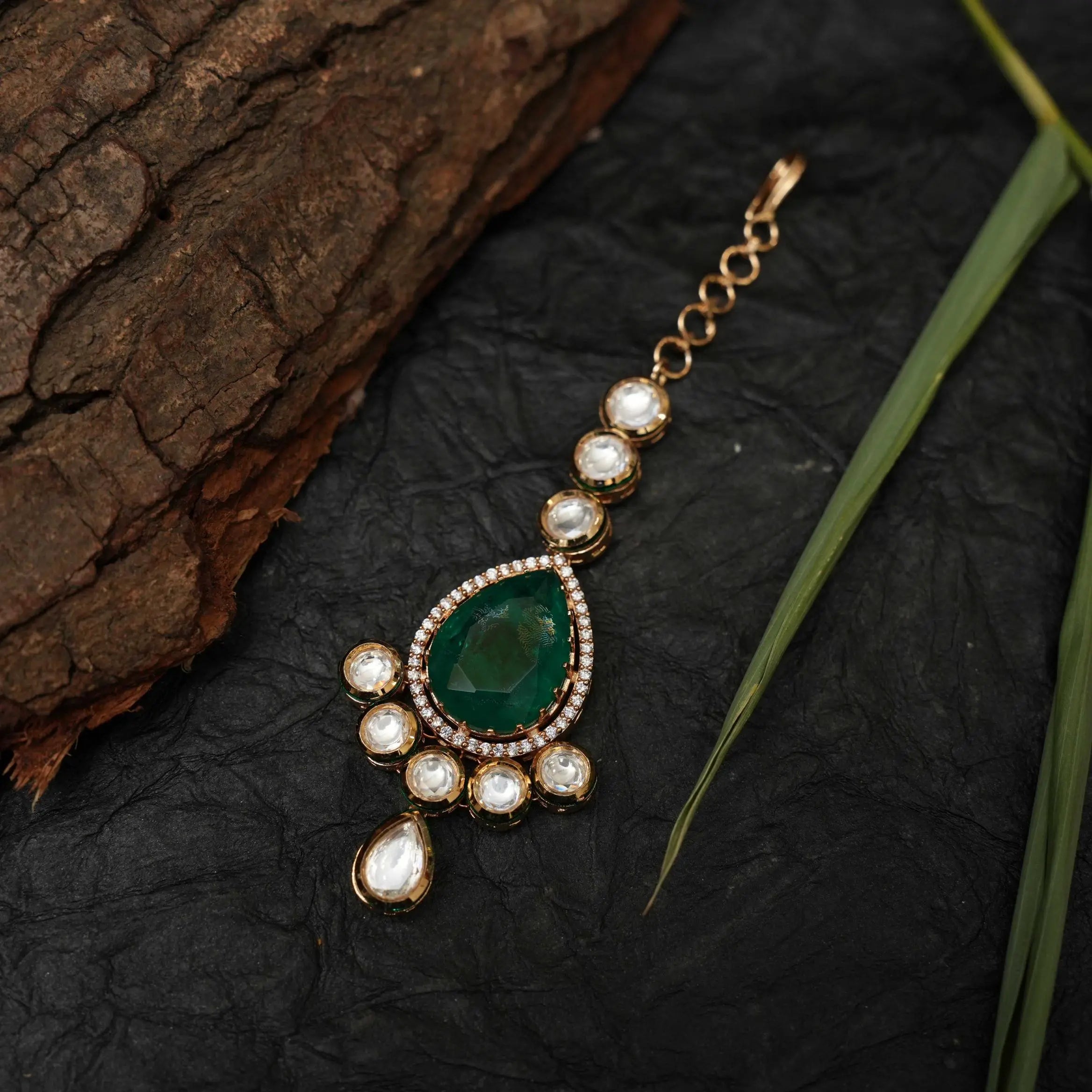 Roopa Kundan Tikka - Green