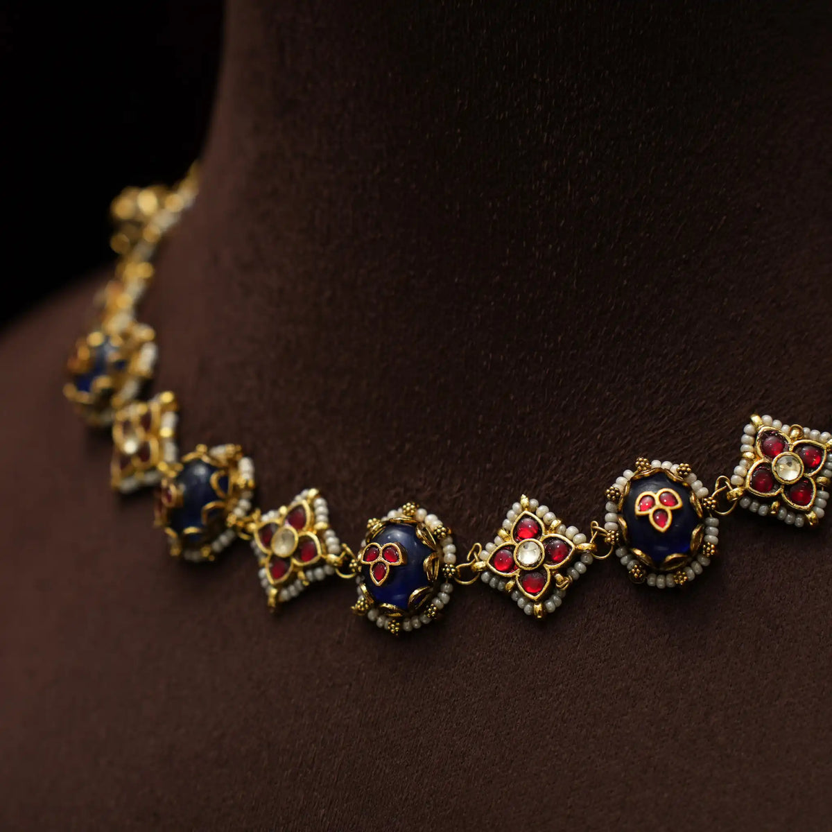 Apeshka Polki Choker - Avika