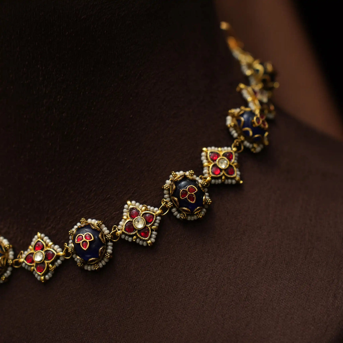 Apeshka Polki Choker - Avika