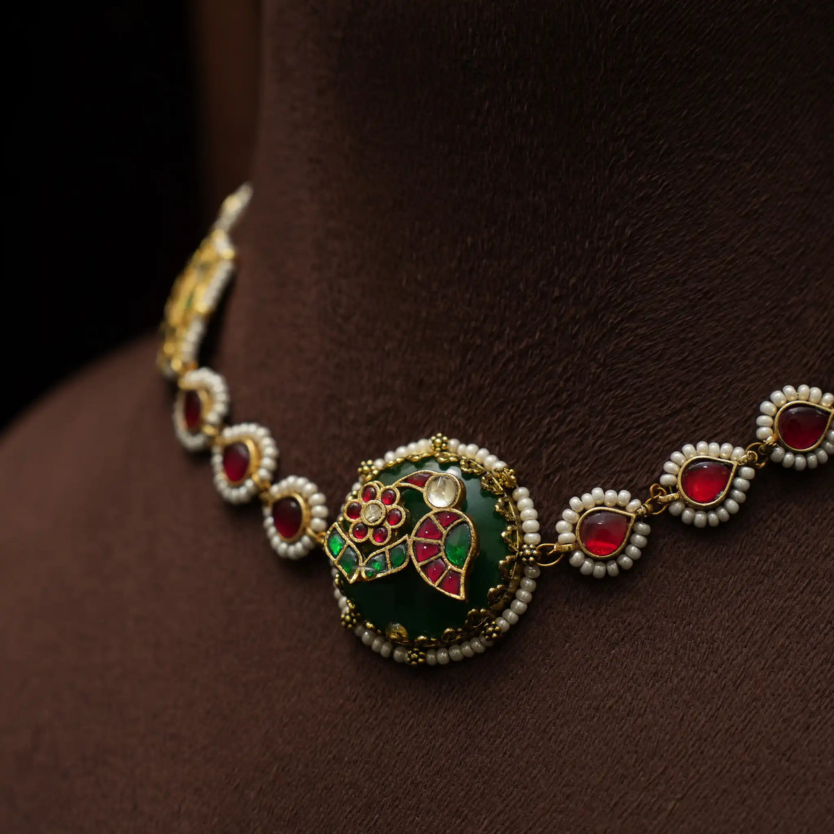 Apeshka Polki Choker - Swina