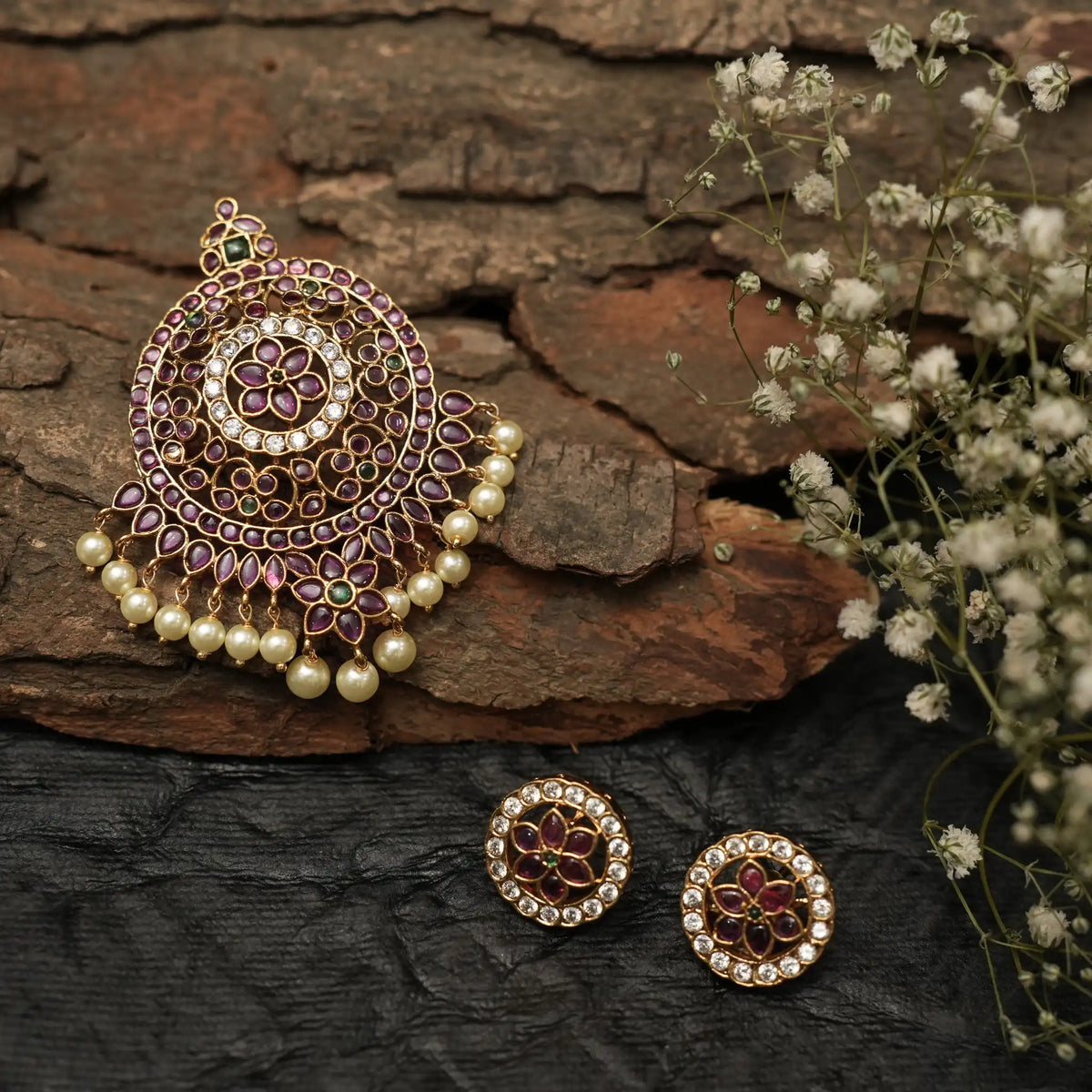 Kanmani Antique Pendant & Earrings