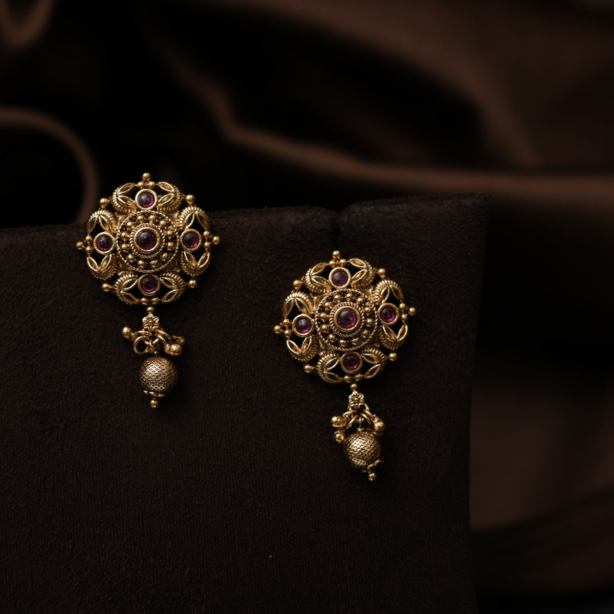Sandhana Antique Ear Stud - Red