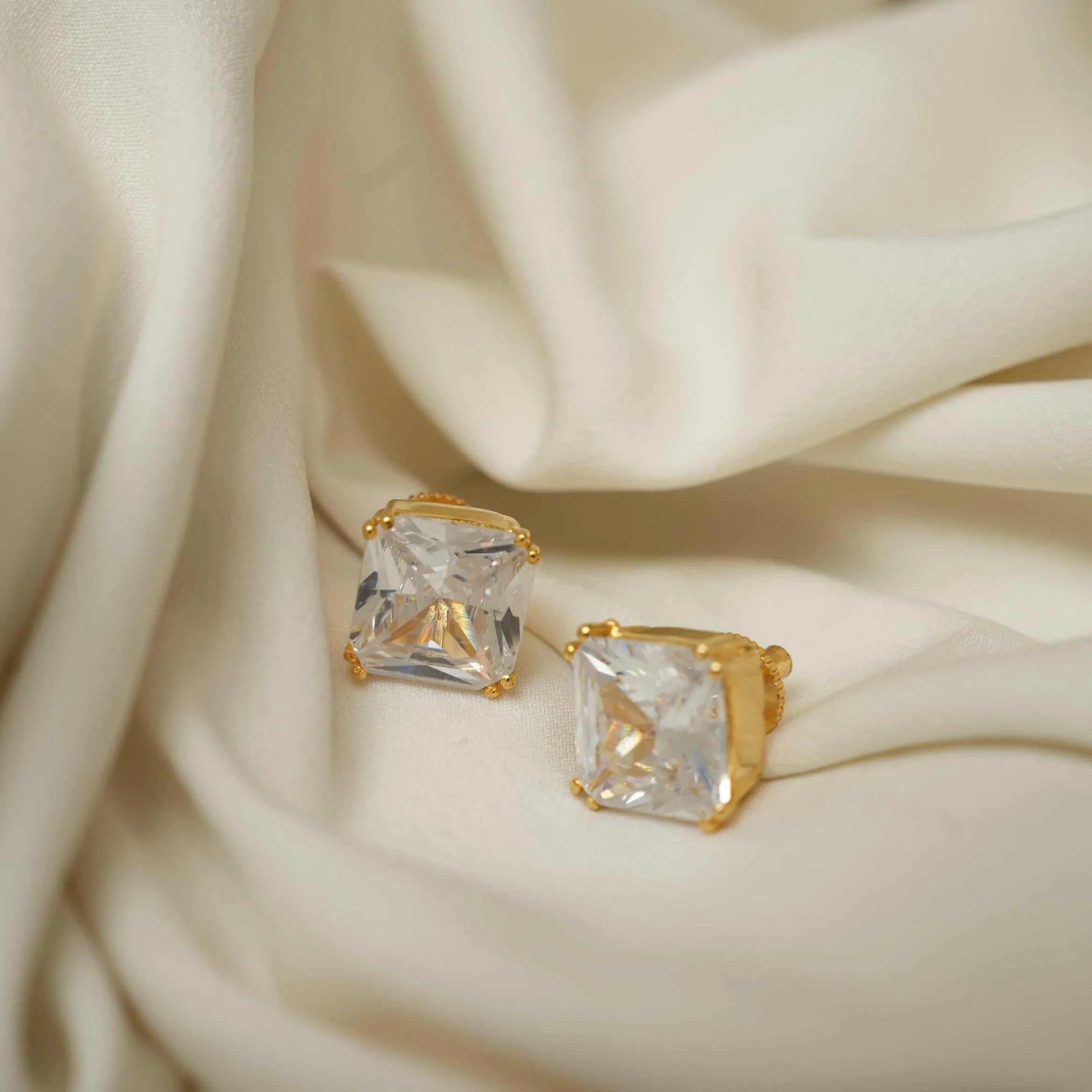 Vama Zircon Ear Stud - White - Rimli Boutique